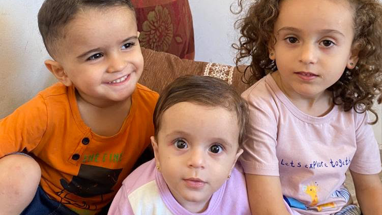 A mother in Gaza begs for help to feed her children, organized by Hannan Almadhoun