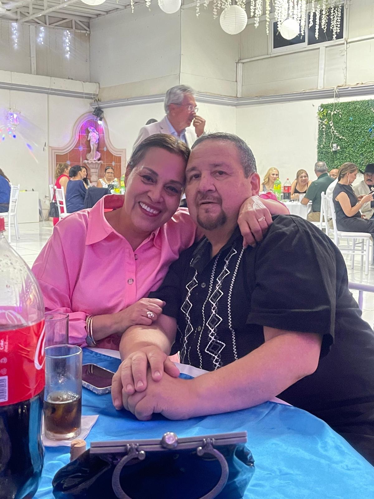Juntos por hector sanchez y su familia campaign photo, 5 of 8