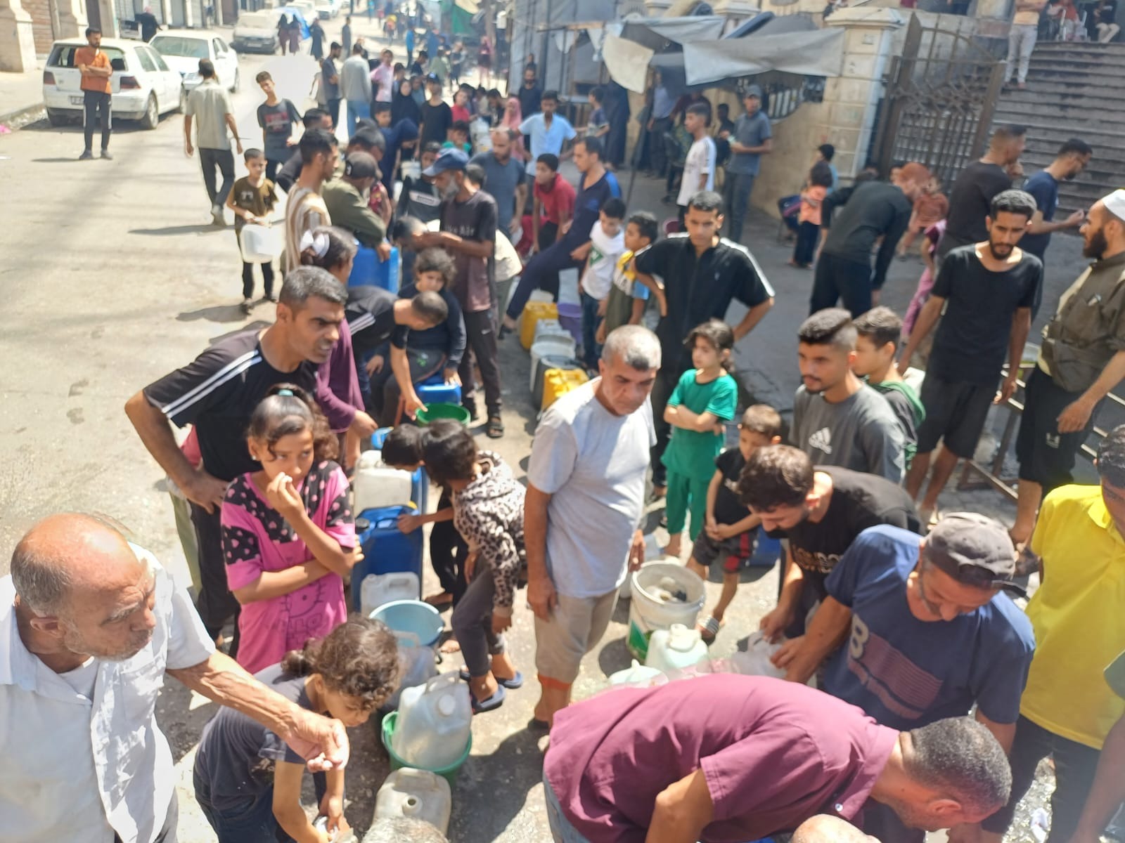 Donate to deliver food and water to children and the poor in campaign photo, 4 of 5