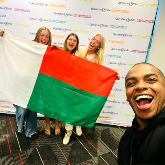 Donate to Help Aubrey Bring Smiles to Children in Madagascar campaign photo, 2 of 3