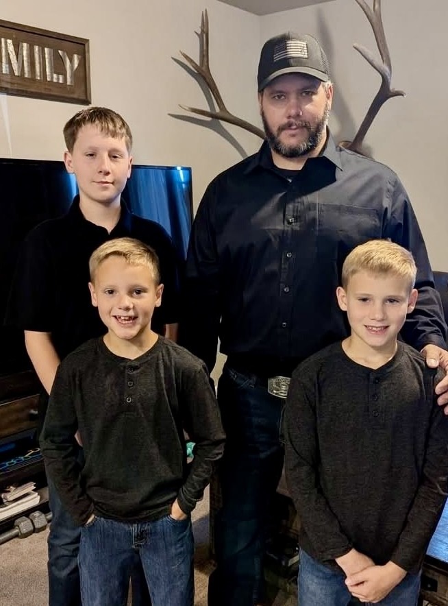 Please help Kevin and his children campaign photo, 7 of 8