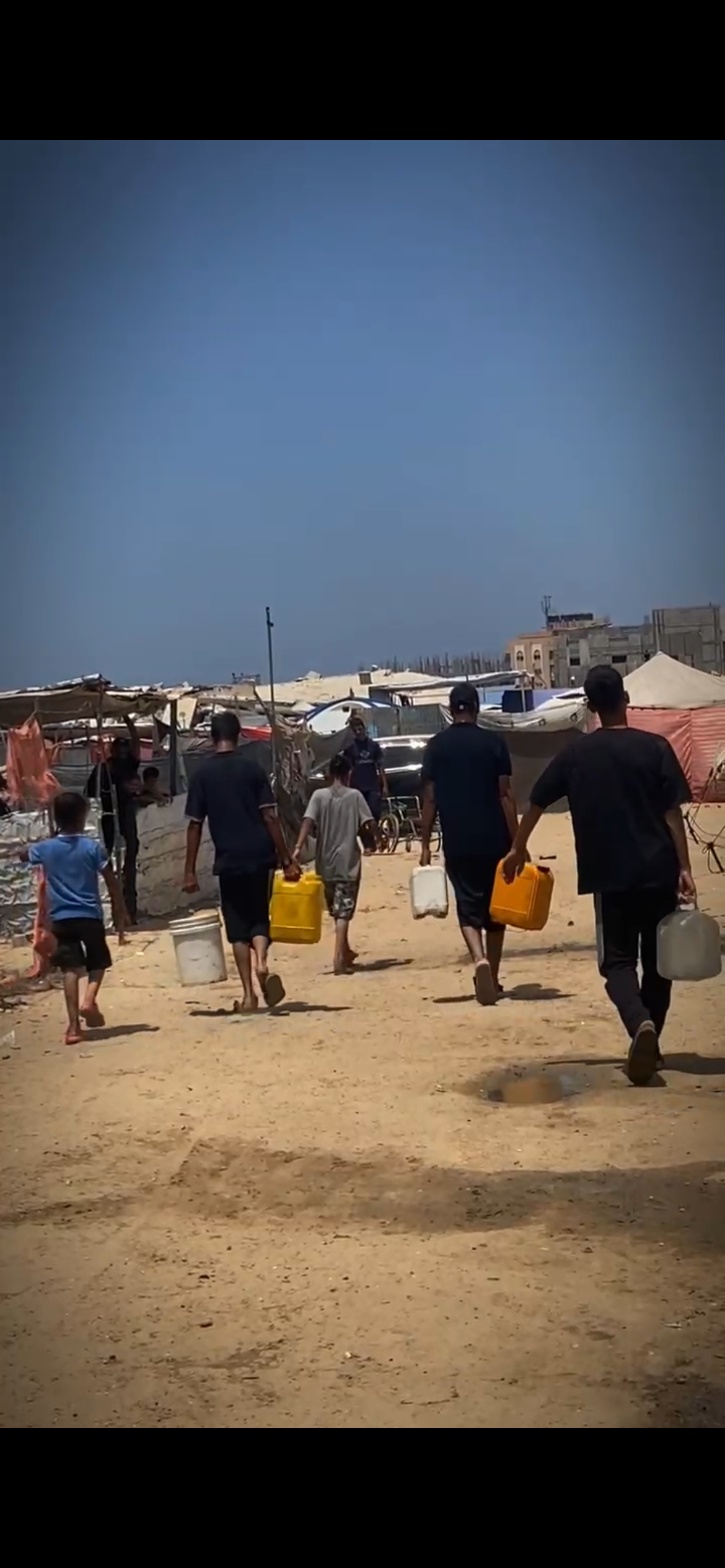 Deliver drinking water to Al-Mawasi camp campaign photo, 6 of 7