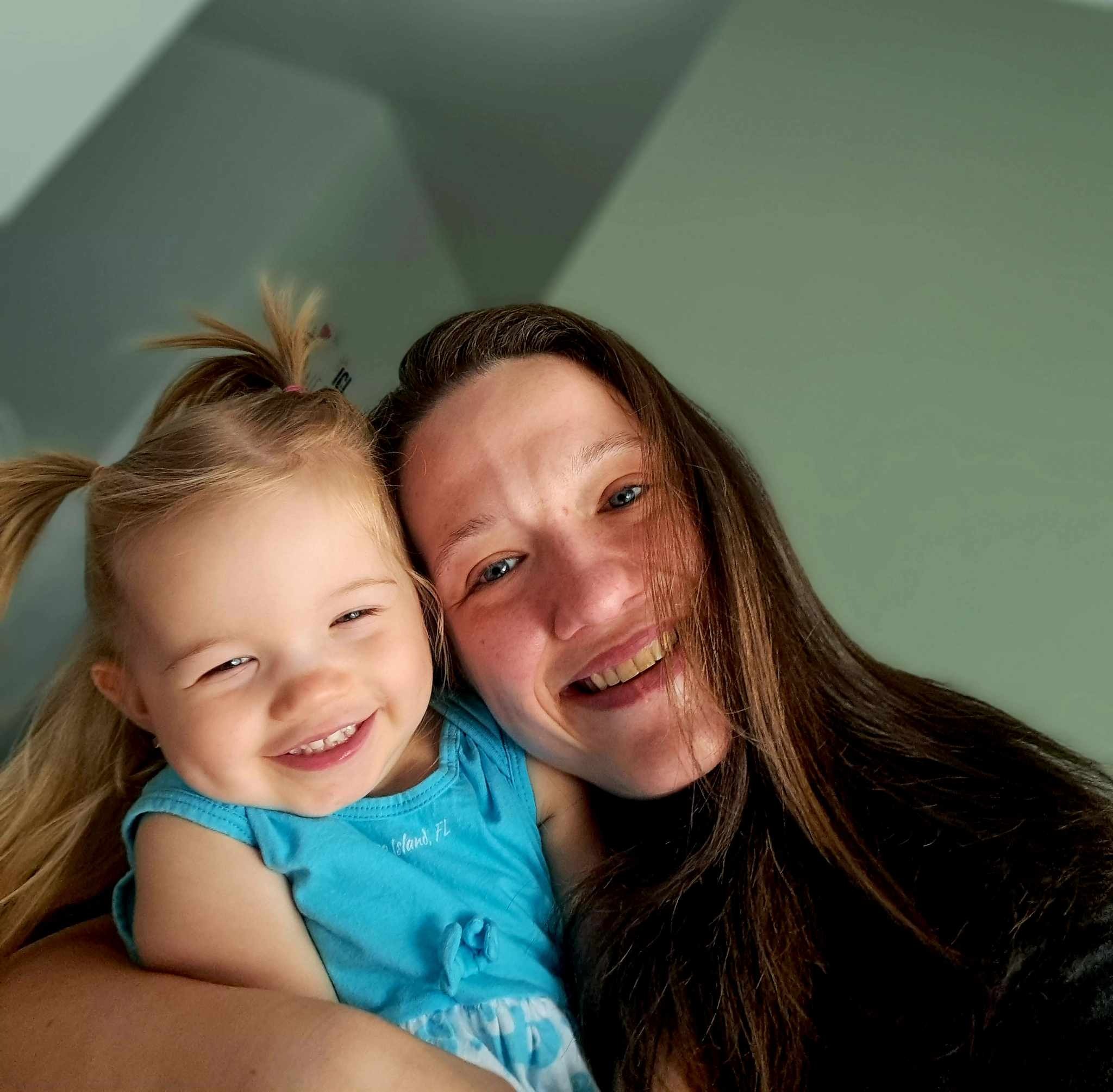 URGENCE Elsa et Zorah, maman et fille en besoin campaign photo, 2 of 5