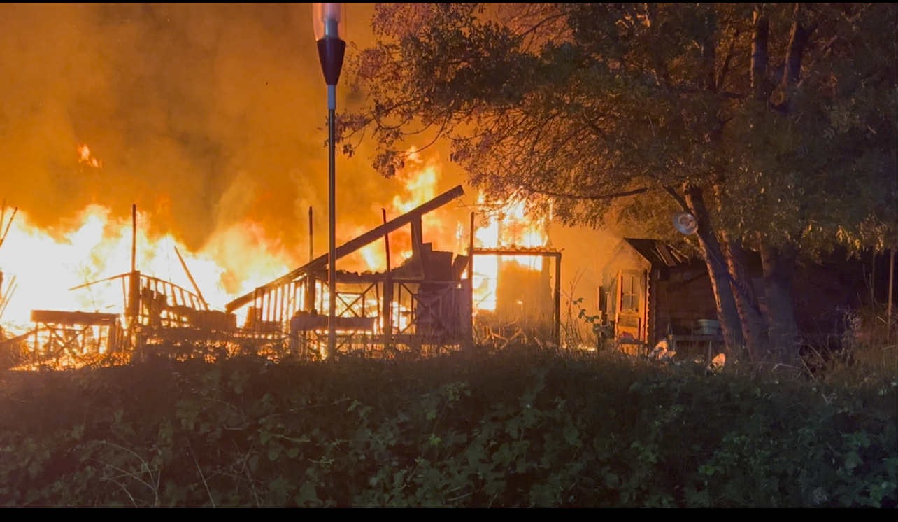 Aidez une famille après l'incendie ayant détruit leur maison campaign photo, 5 of 8