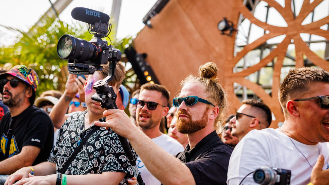 Help Mees terug achter de camera! photo