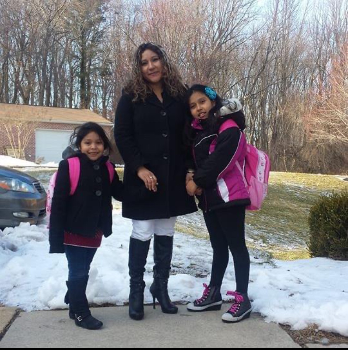 Support Kenely and Sister in Freeing Their Mom campaign photo, 4 of 5