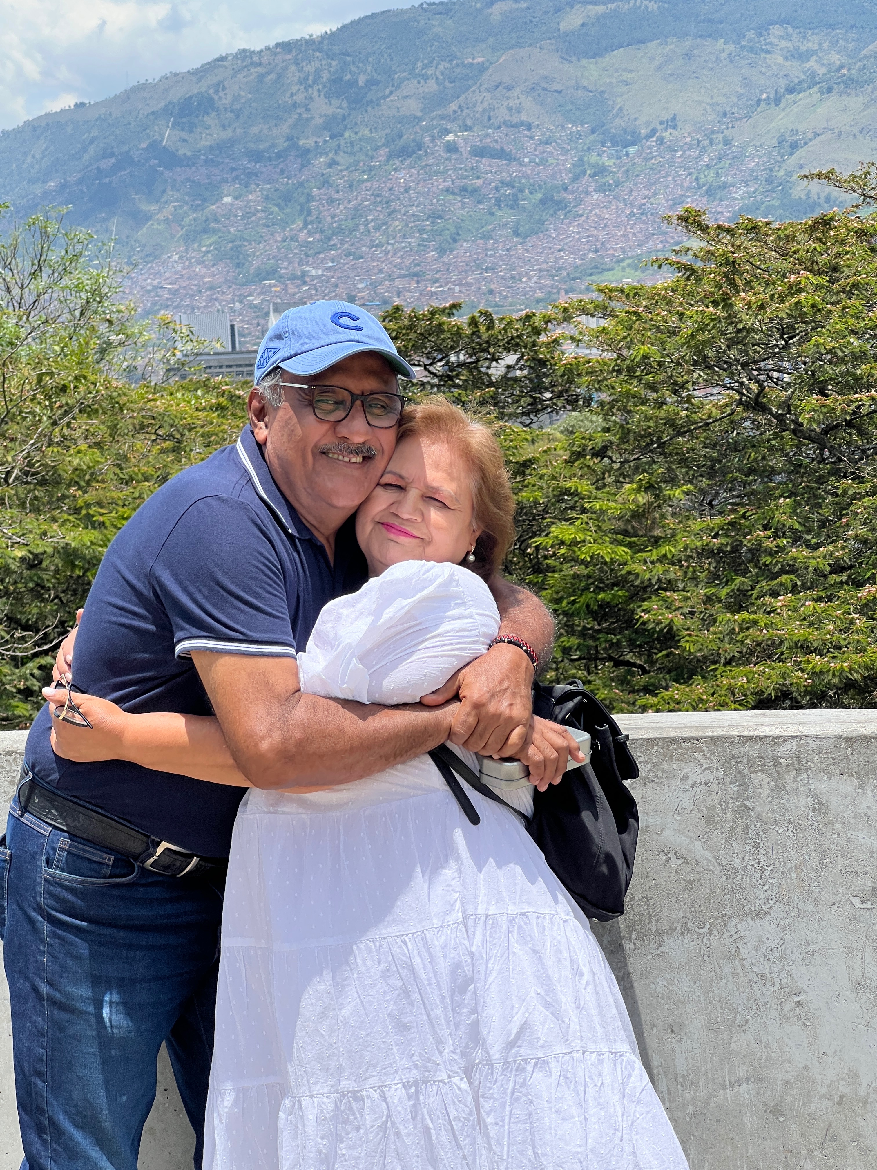 Ayuda a que mi papá pueda seguir en el hospital campaign photo, 4 of 7