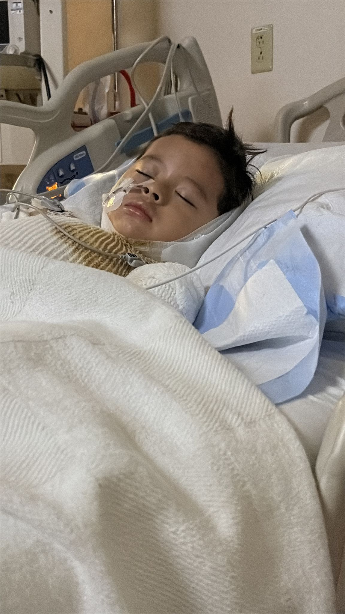 URGENTE: ¡Una familia lo ha perdido todo en un incendio campaign photo, 4 of 8