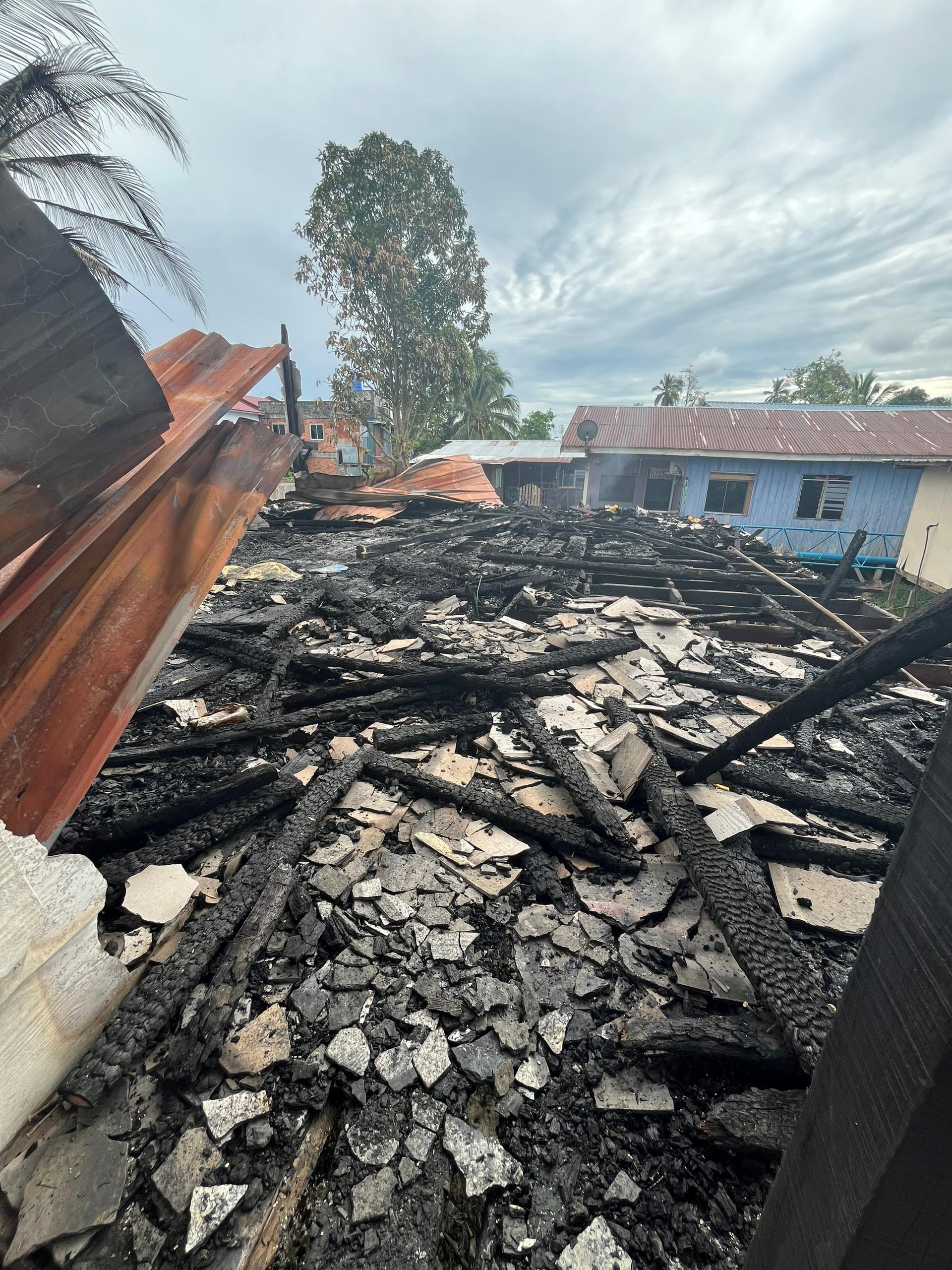 House fire left my cousin & 3 kids with nothing left campaign photo, 2 of 7