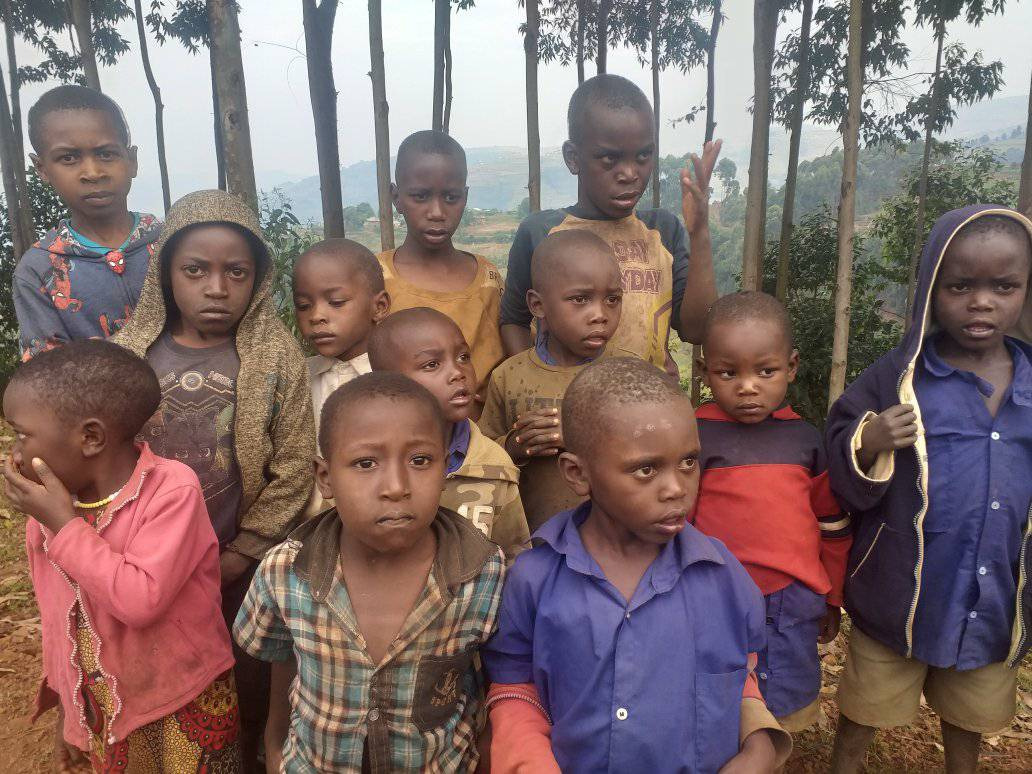 Motorboat for Bukome island on Lake Bunyonyi, Uganda campaign photo, 4 of 7