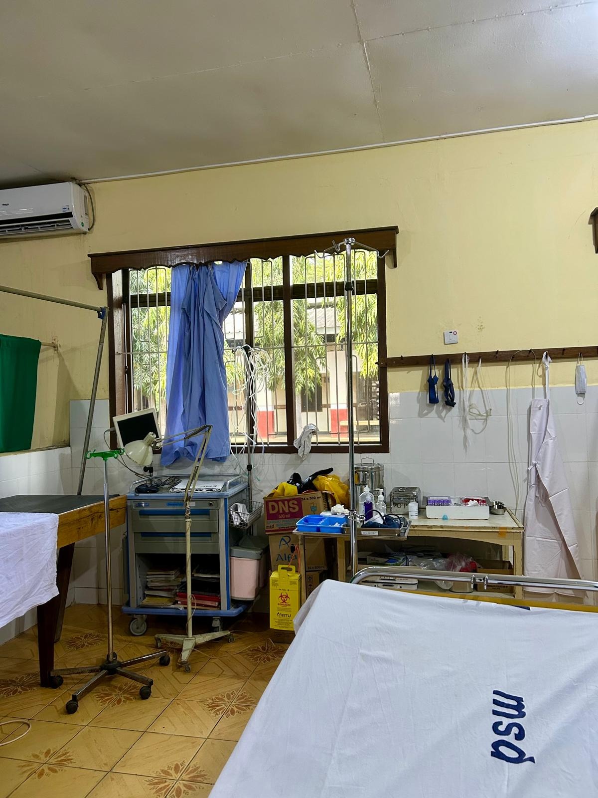 Inzamelactie medische hulpmiddelen Turiani Hospital Tanzania campaign photo, 6 of 7