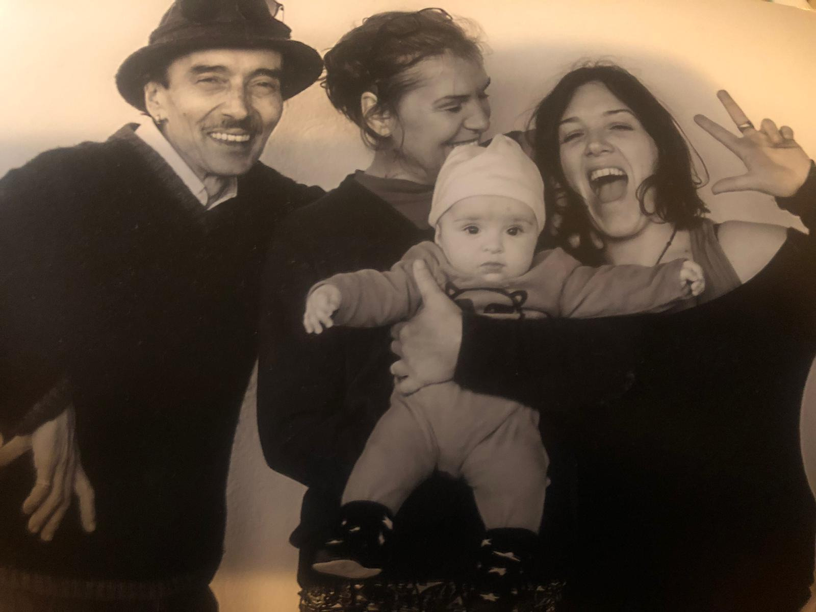 Aiutiamo Asia, figlia di Piero, a superare questo momento di campaign photo, 2 of 6
