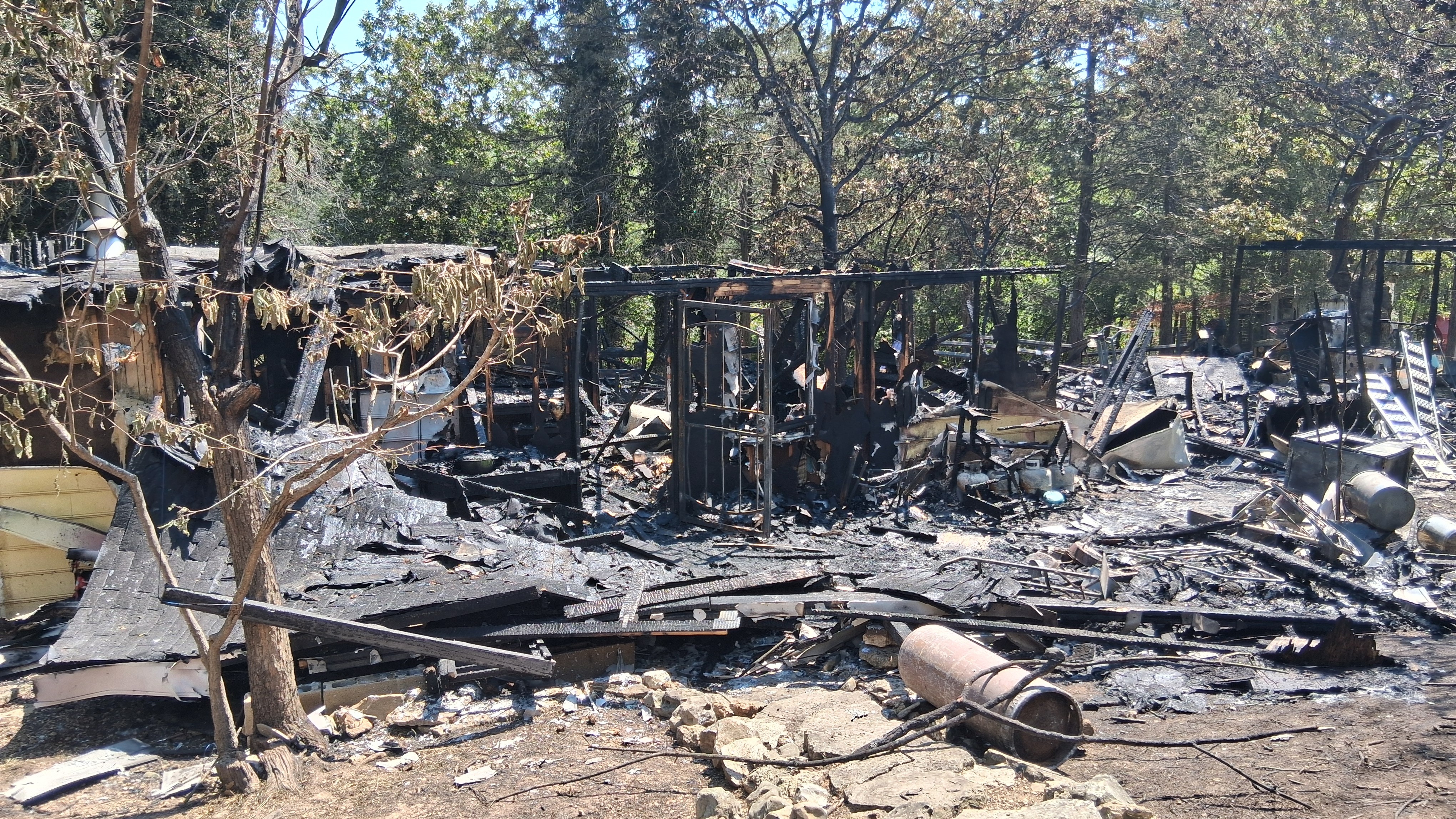 Wycoff family of Henderson Ar. loses everything in fire campaign photo, 4 of 6