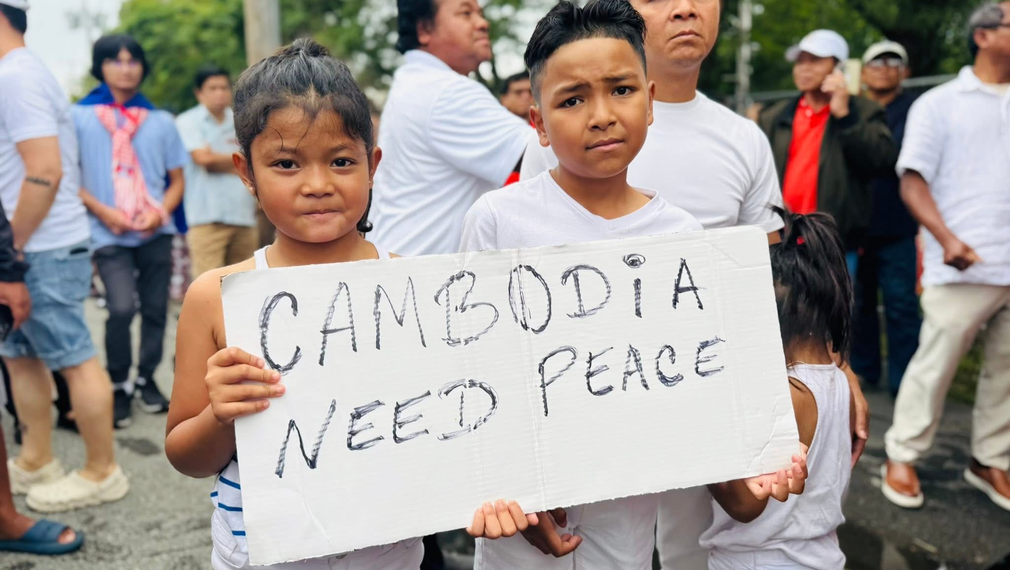 Help Cambodian Kids Without Parents photo