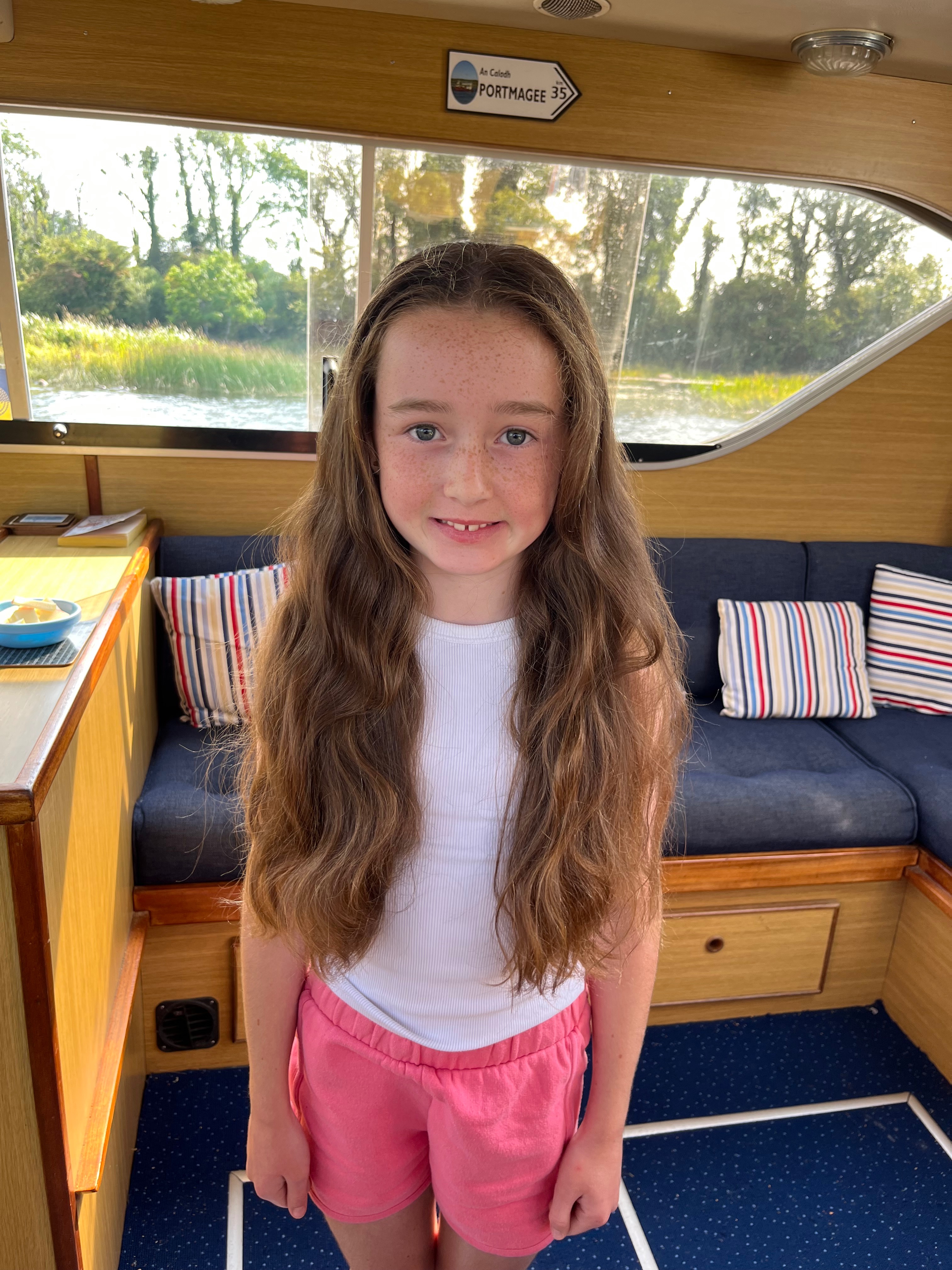 Olivia Burke is donating her hair to the Rapunzel foundation campaign photo, 7 of 8