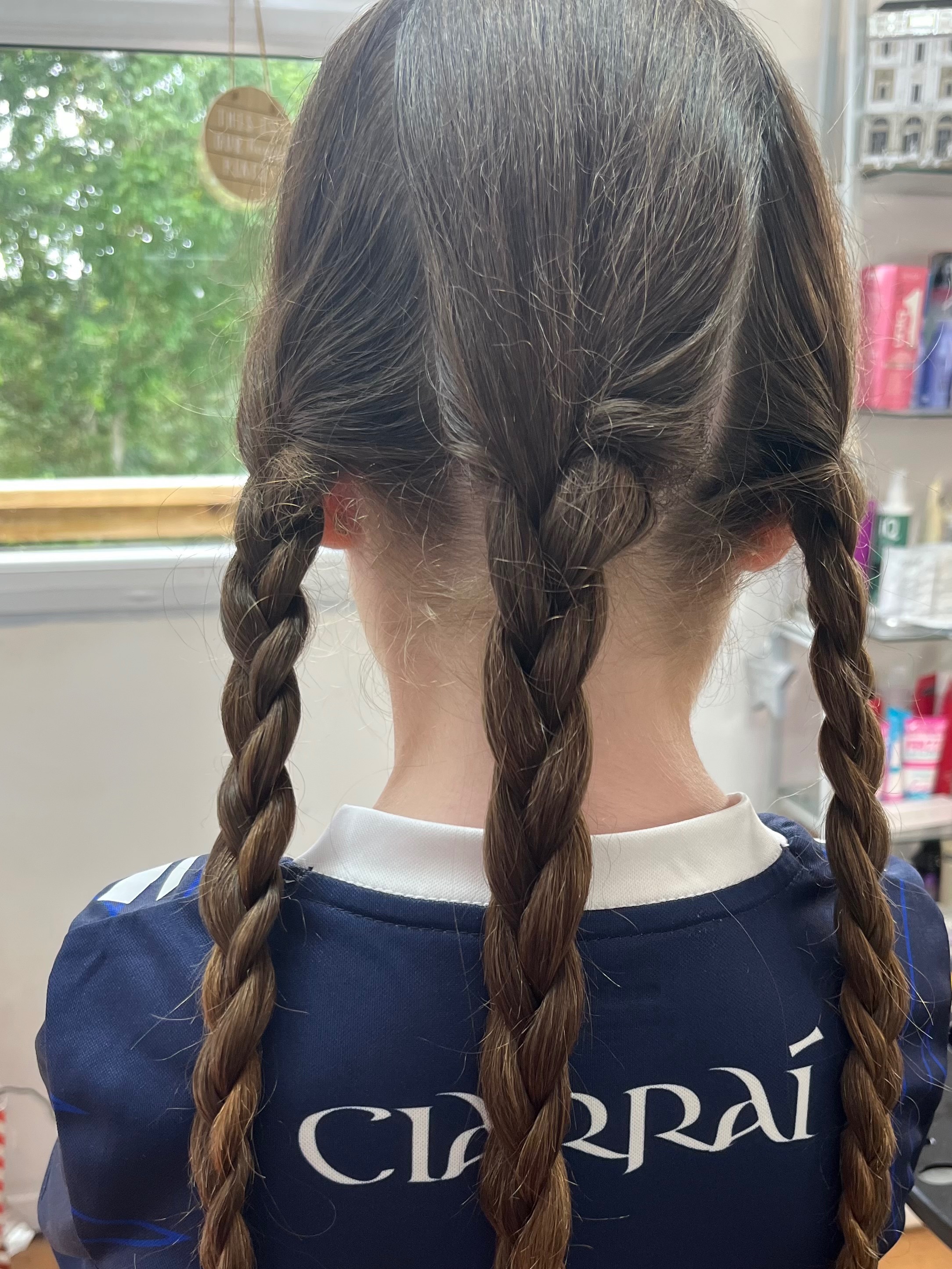 Olivia Burke is donating her hair to the Rapunzel foundation campaign photo, 4 of 8