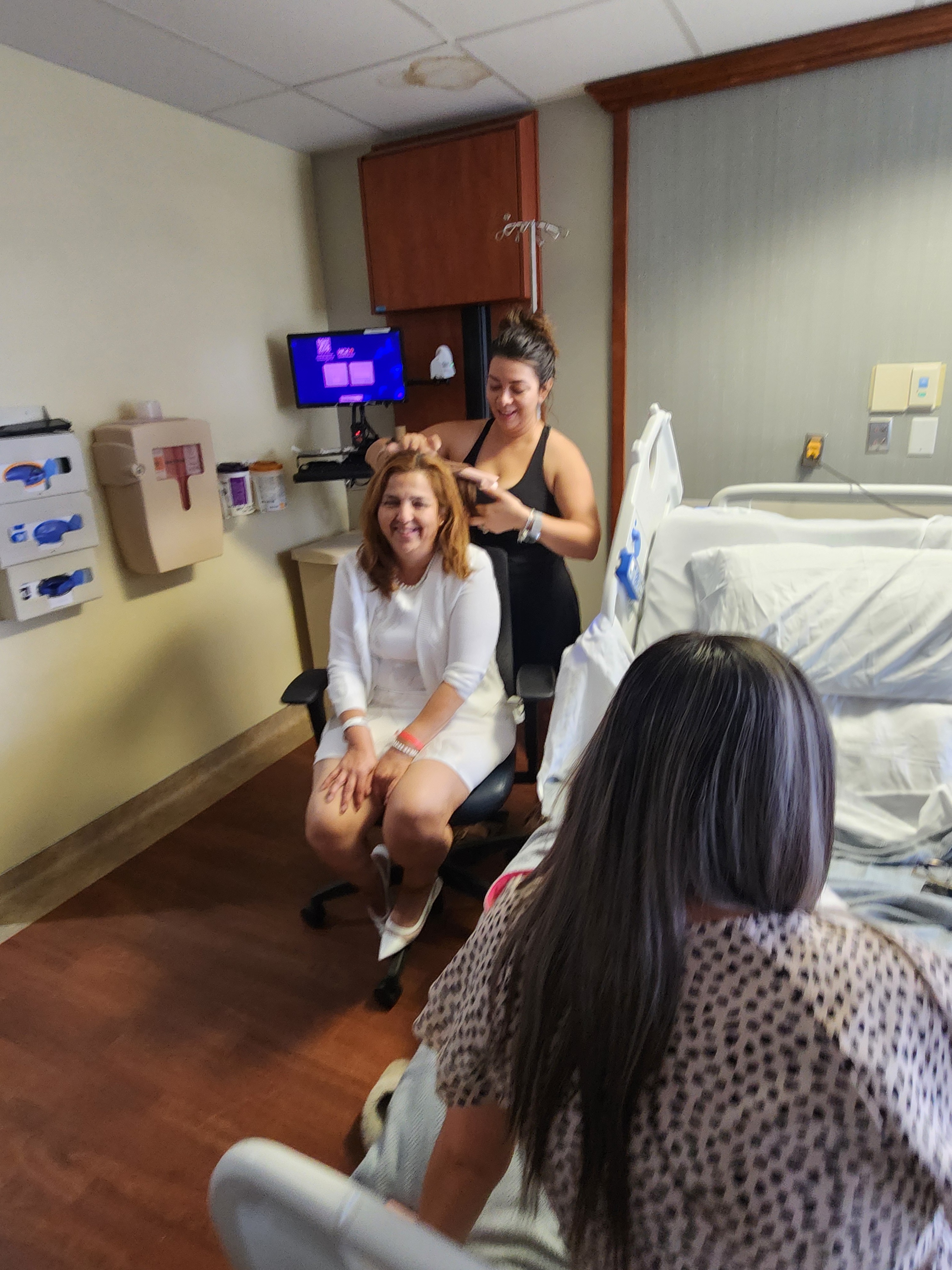 Help our mom, Silvia Garza, fight lung, brain, & bone cancer campaign photo, 4 of 7