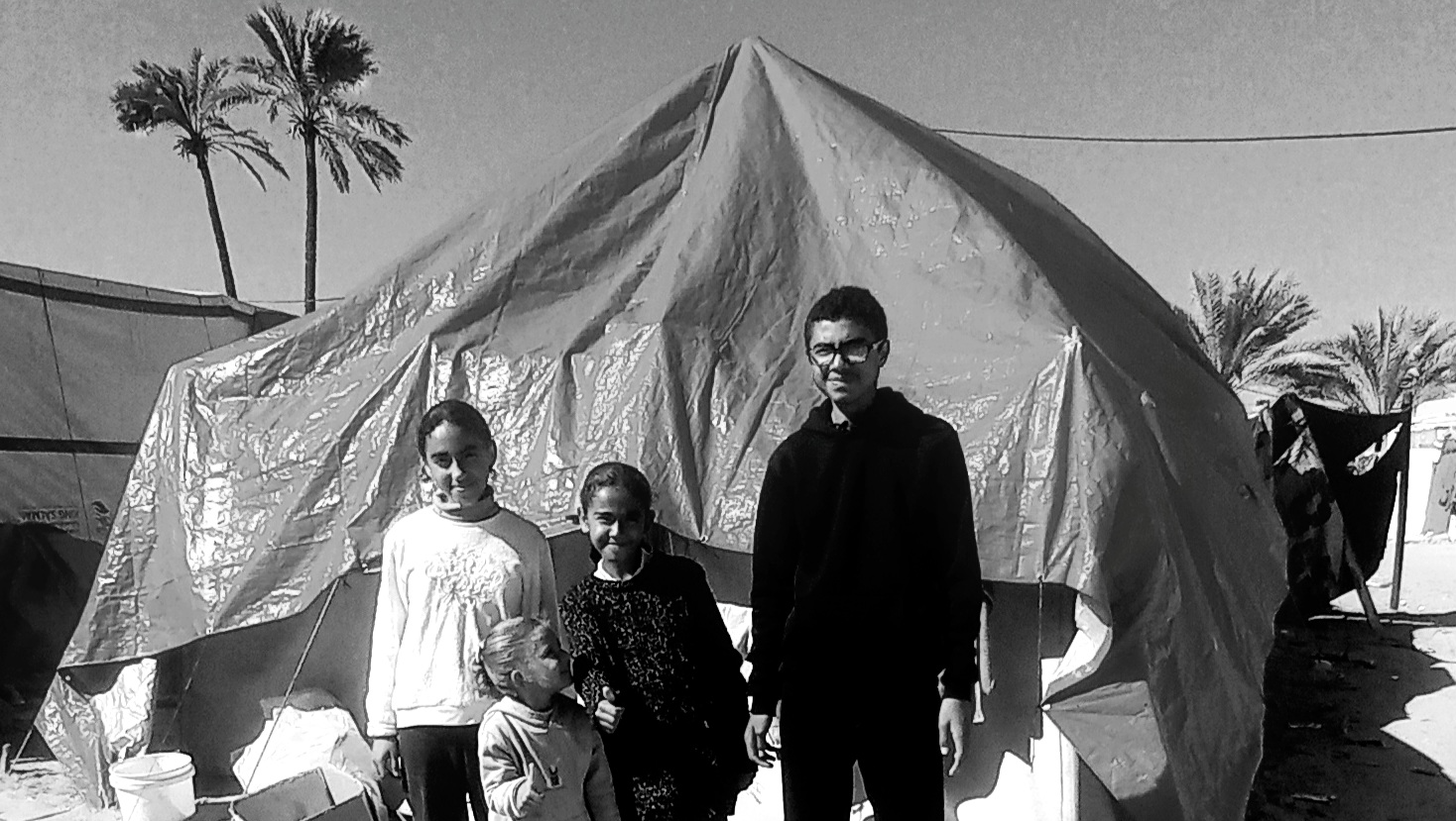 Help my family to evacuate from Gaza and rebuild thier life photo