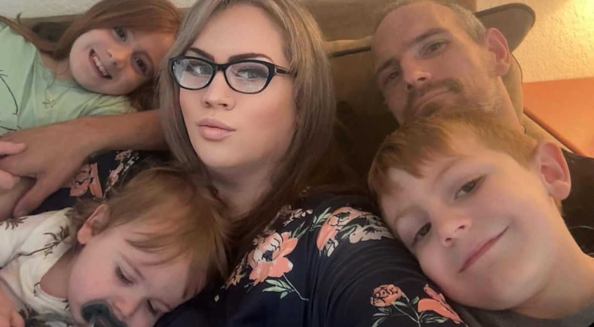 Help Nicole's Family Catch Up on Bills campaign photo, 4 of 6