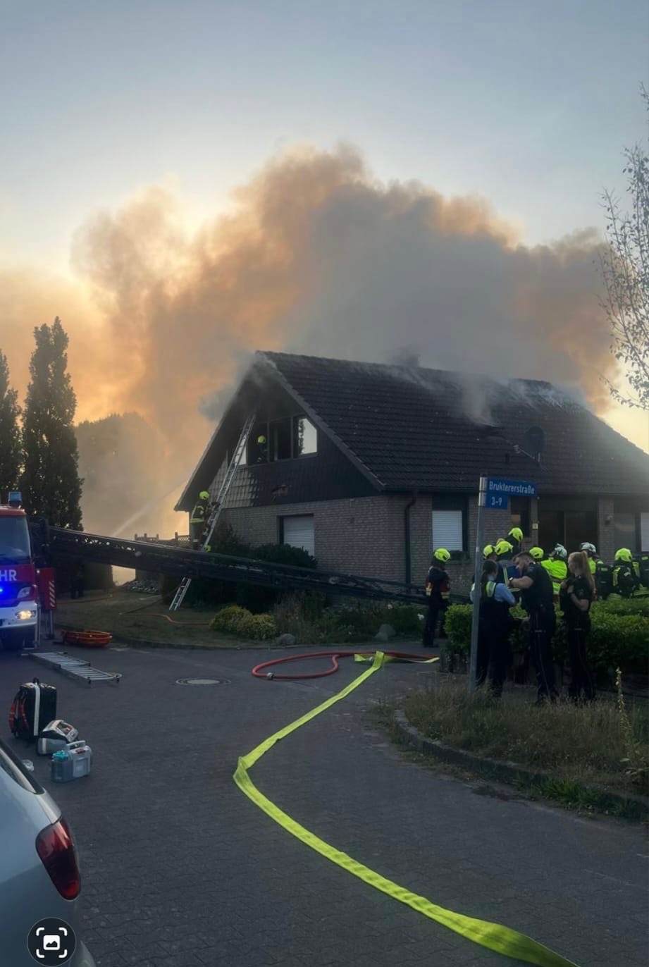 Wohnhaus in Flammen: Schnelle Hilfe für 3 Generationen campaign photo, 6 of 7