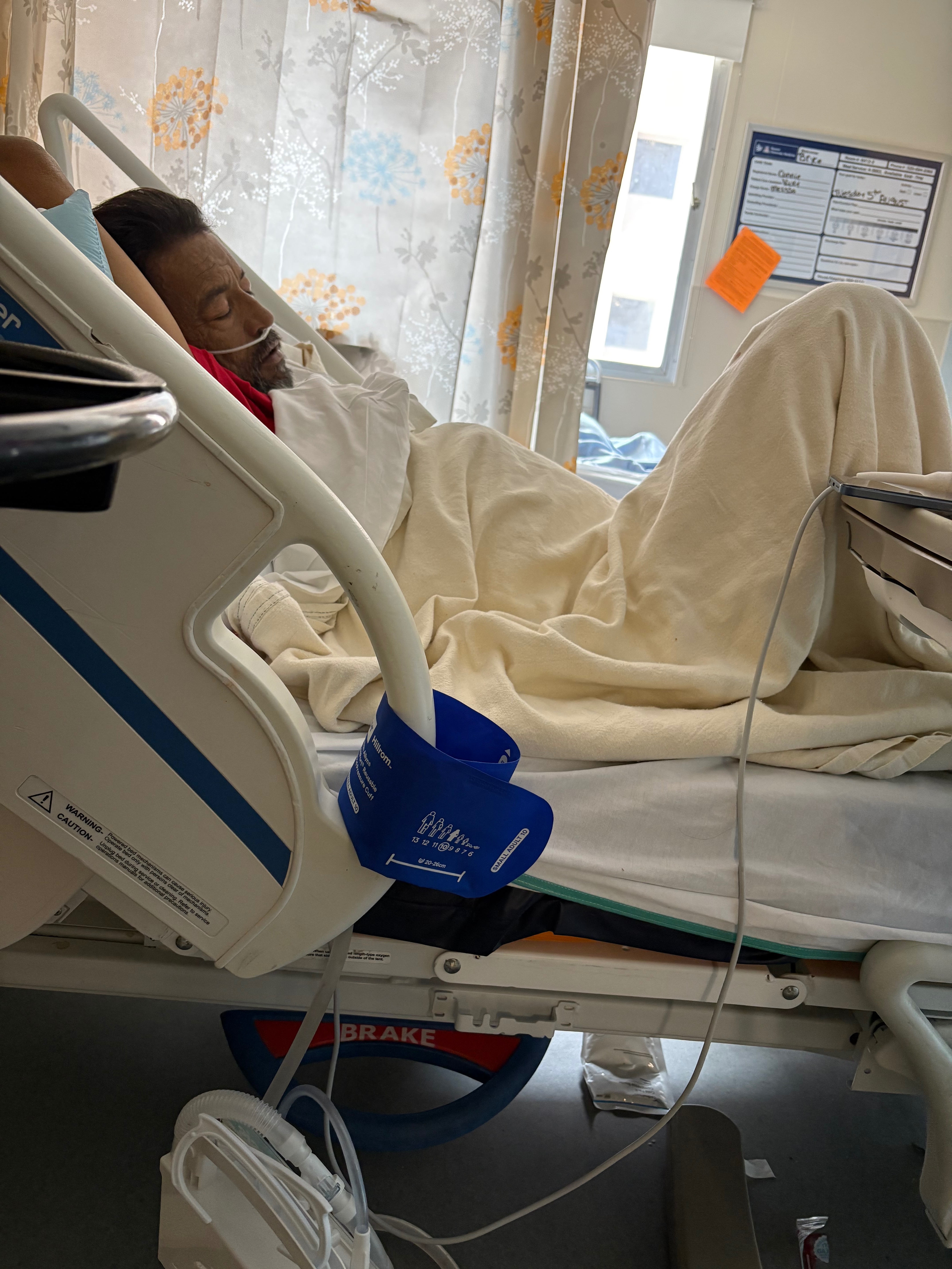 Medical expenses. Dad’s Oxygen machine for everyday use. campaign photo, 2 of 4