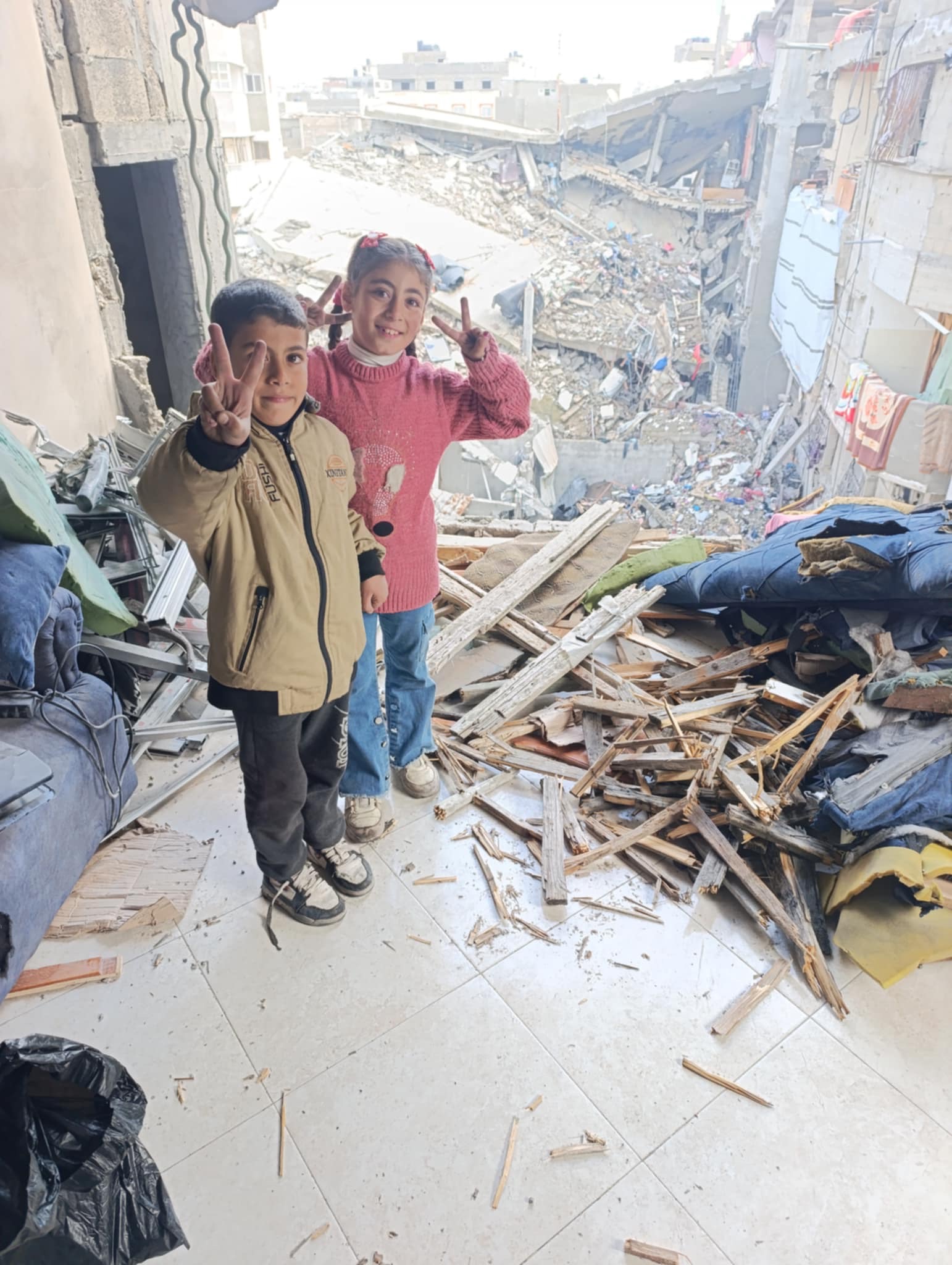 Help Mahmoud & his family survive the war campaign photo, 5 of 8