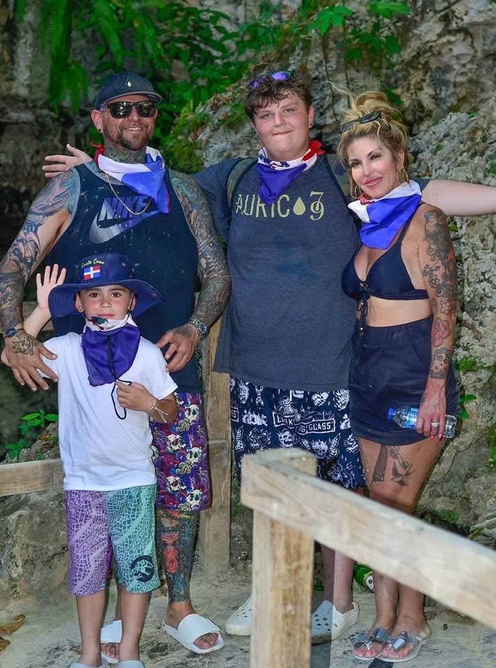 Rob was Jen’s Rock. Let’s help Jen at this time of need. campaign photo, 4 of 8