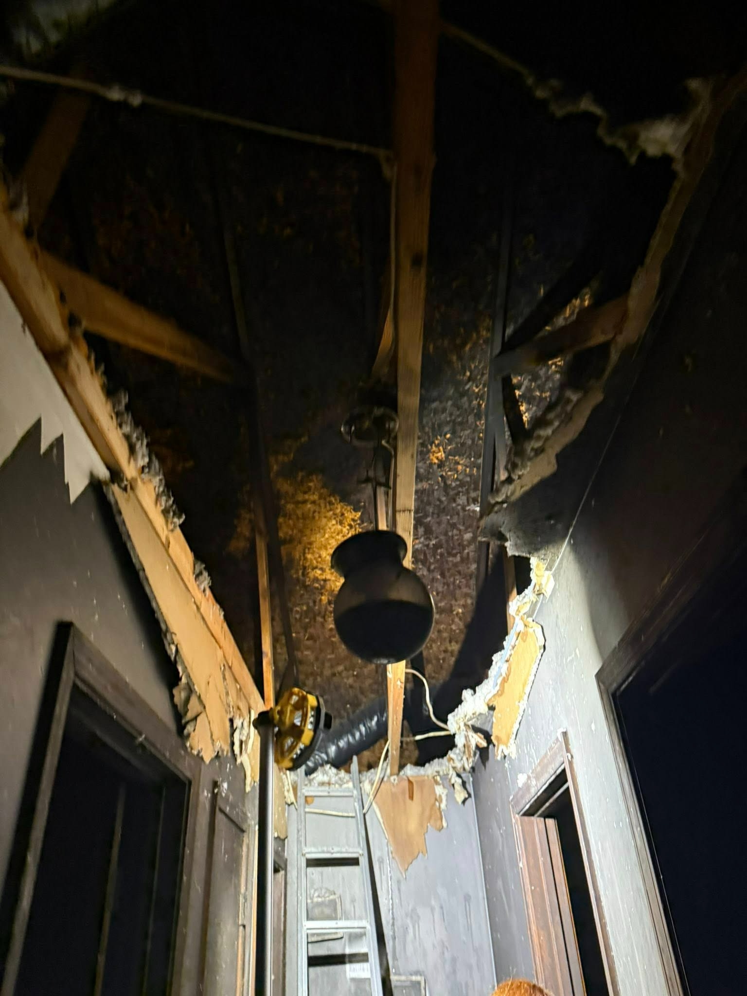 Ayuda a una familia de 7 después del incendio campaign photo, 2 of 8