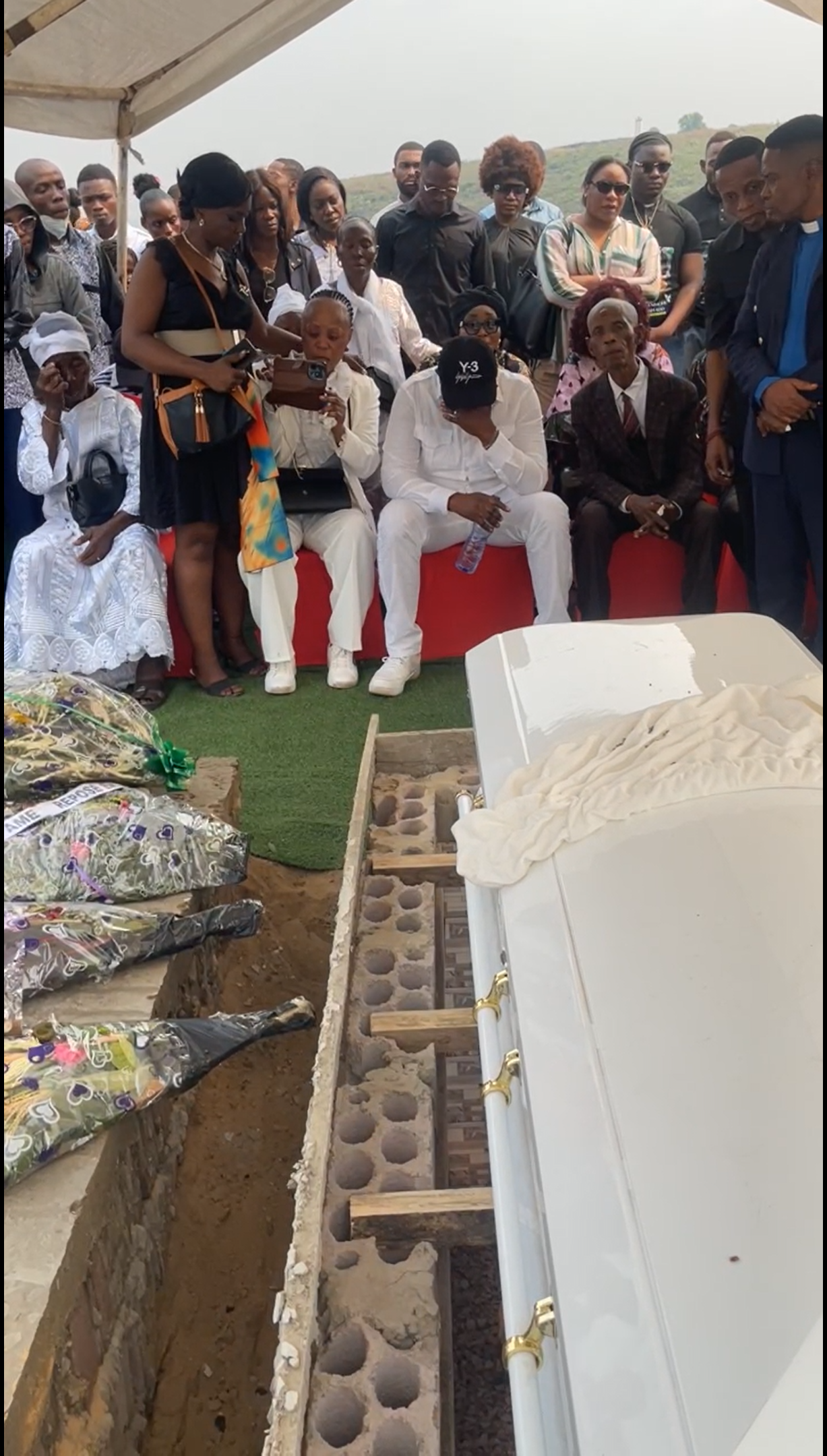 Funeral Expenses for Mama Mbuta Adolo Lubondo campaign photo, 4 of 8