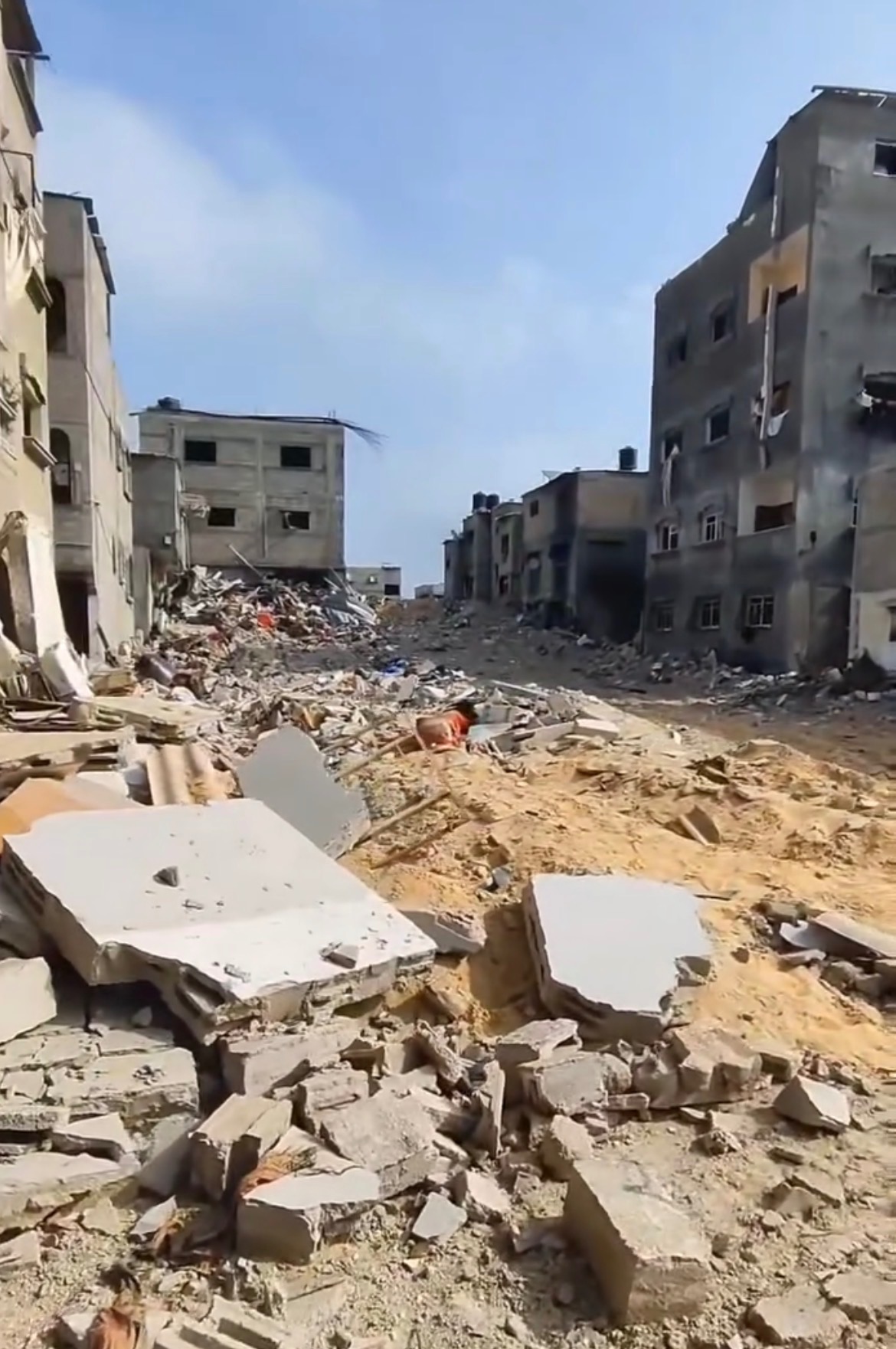Help Momen and his family survive in Gaza campaign photo, 2 of 5