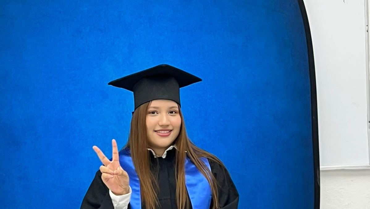 Ultimo año de universidad photo