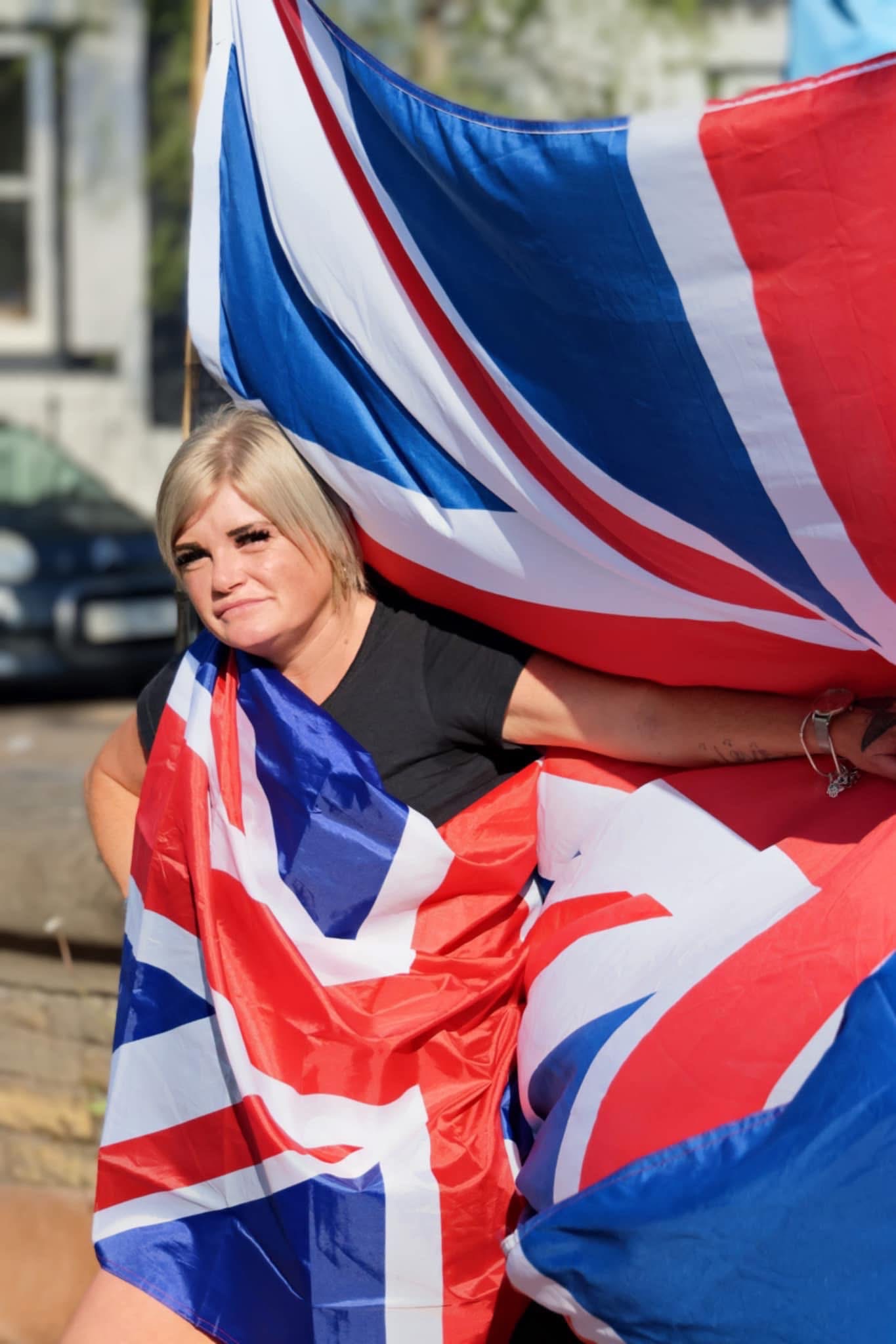Foto della campagna Let’s flood town with flags, 4 di 6