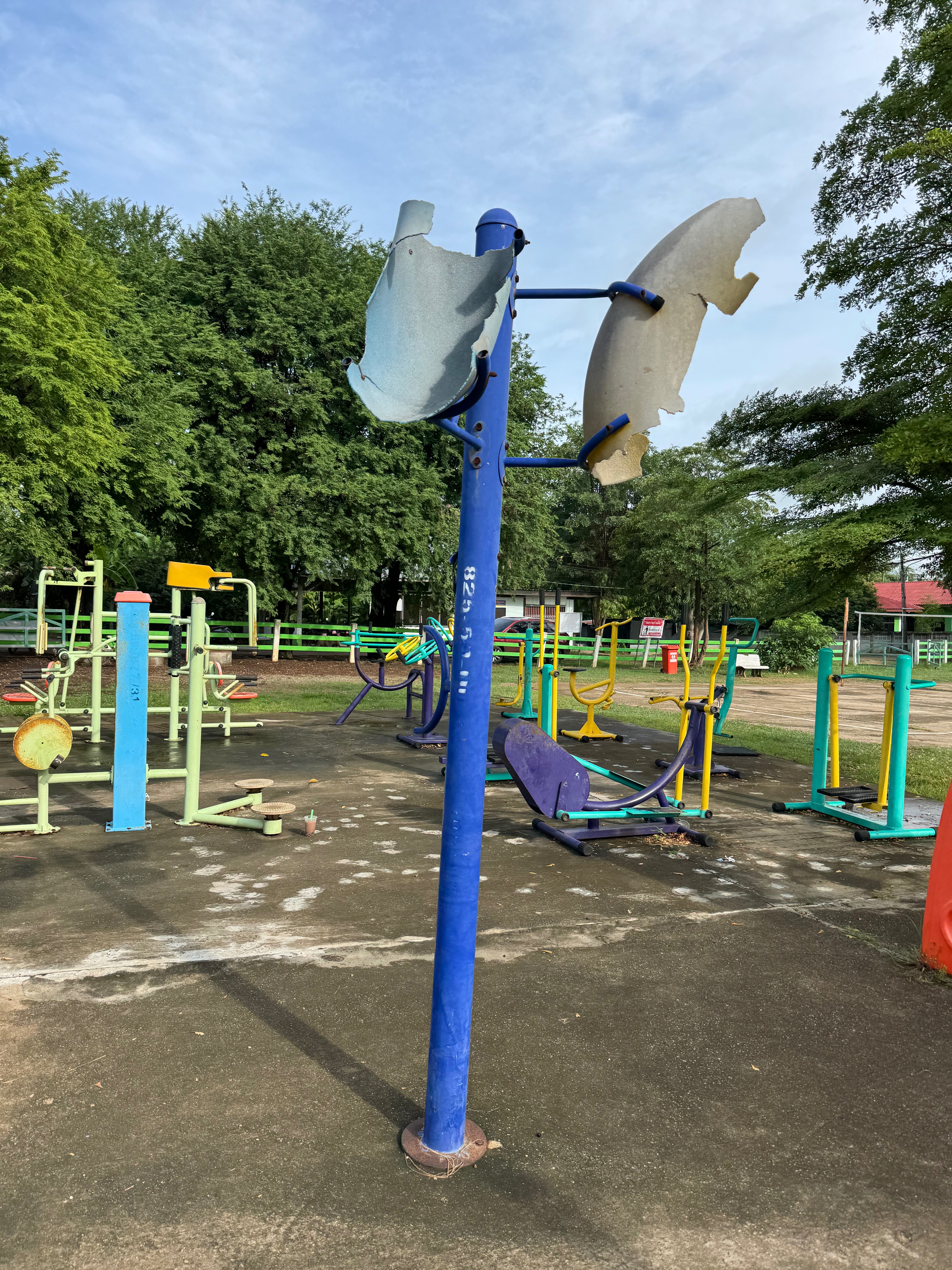 Helfen Sie mit!!! Für einen Kinderspielplatz in Thailand! campaign photo, 4 of 8