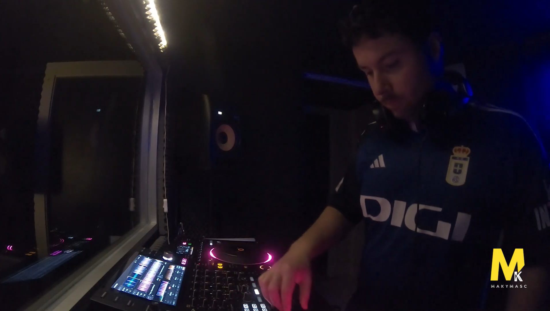 Ayúdame a cumplir mi sueño de ser DJ profesional photo