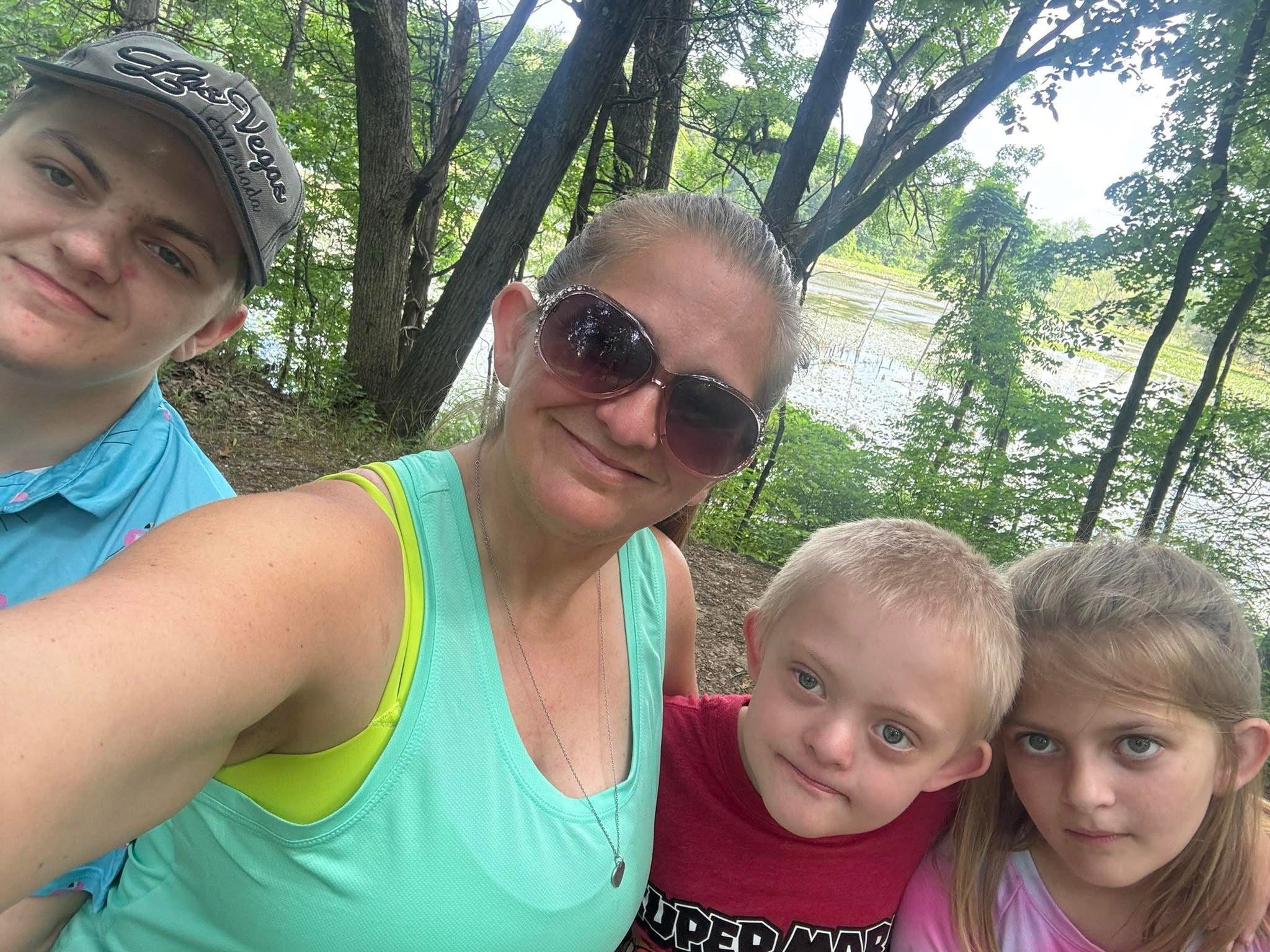 Support Amanda's Family Through Hard Times campaign photo, 2 of 5
