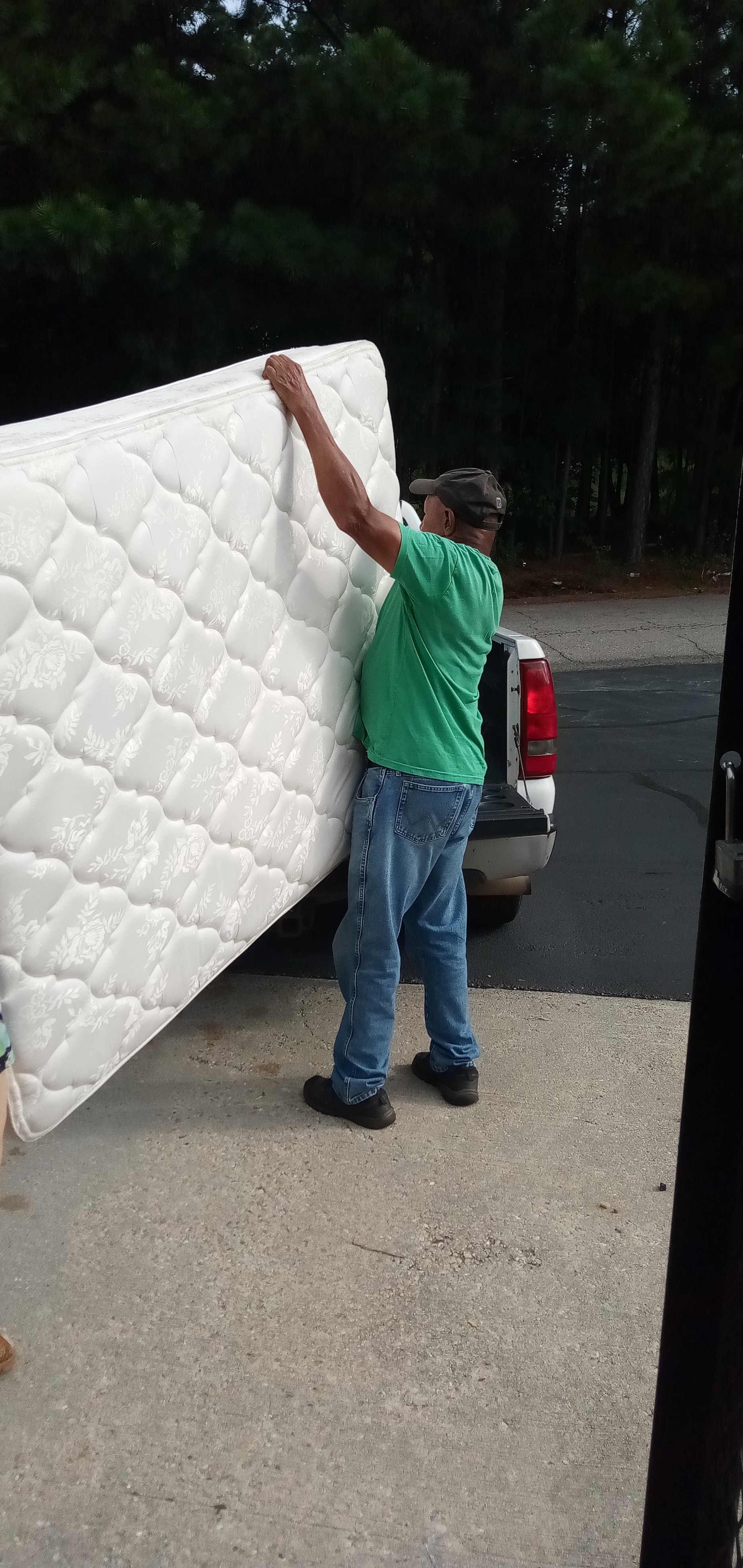Support Kendrena's Free Clothing Store Truck Repair campaign photo, 6 of 8