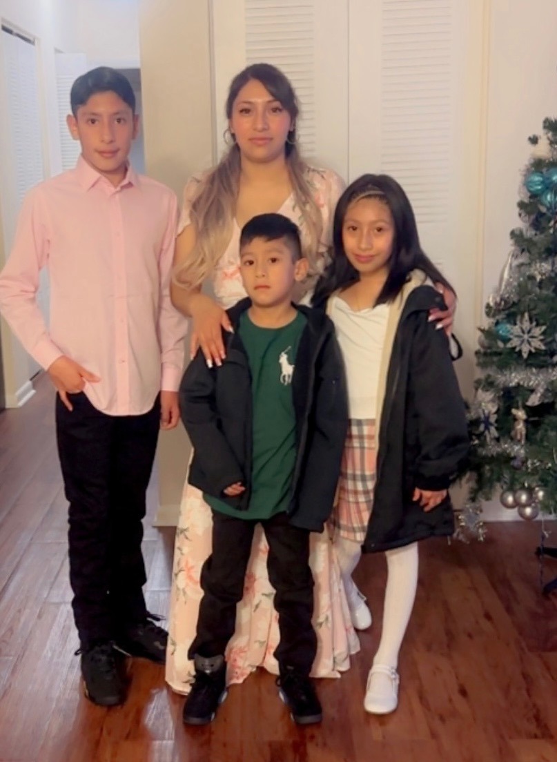 Help Lesly Hernandez Keep Her Family Together campaign photo, 2 of 6