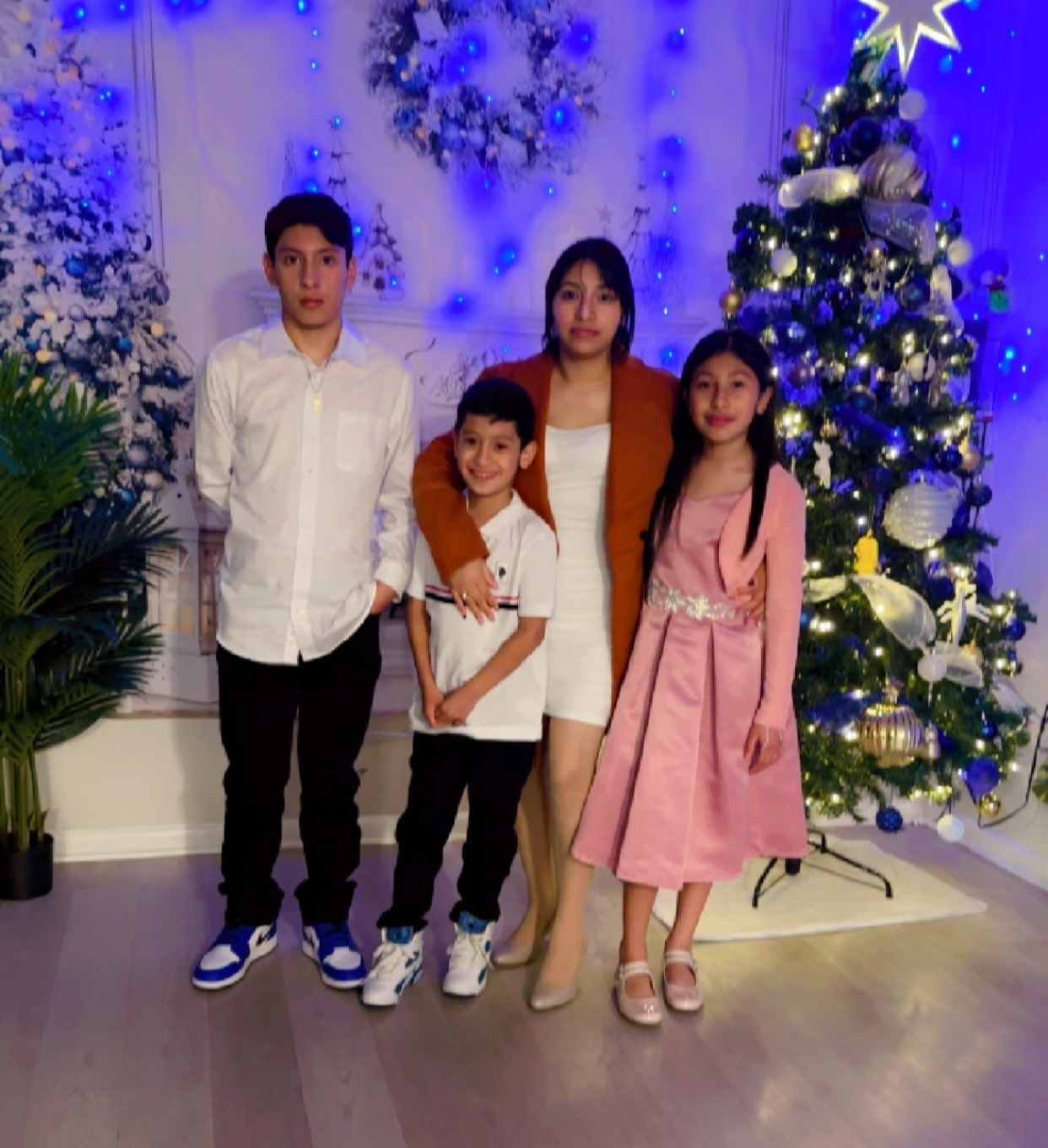 Help Lesly Hernandez Keep Her Family Together campaign photo, 4 of 6