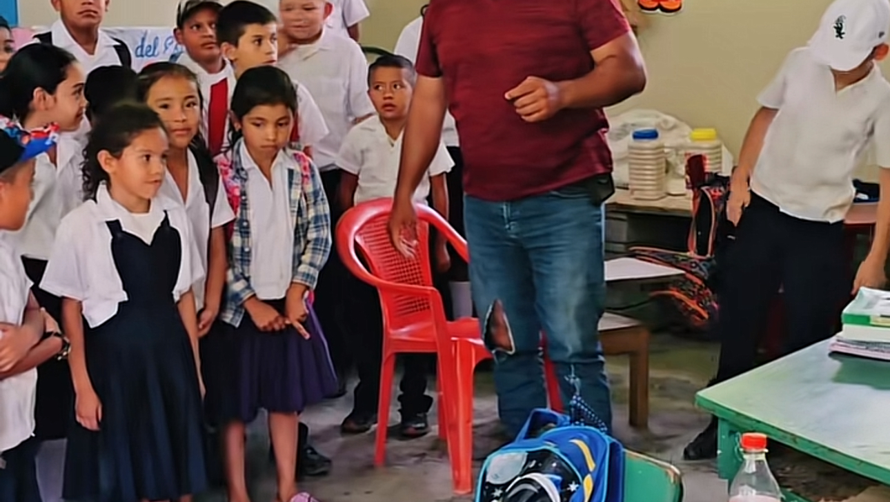 Hagamos feliz a un niño