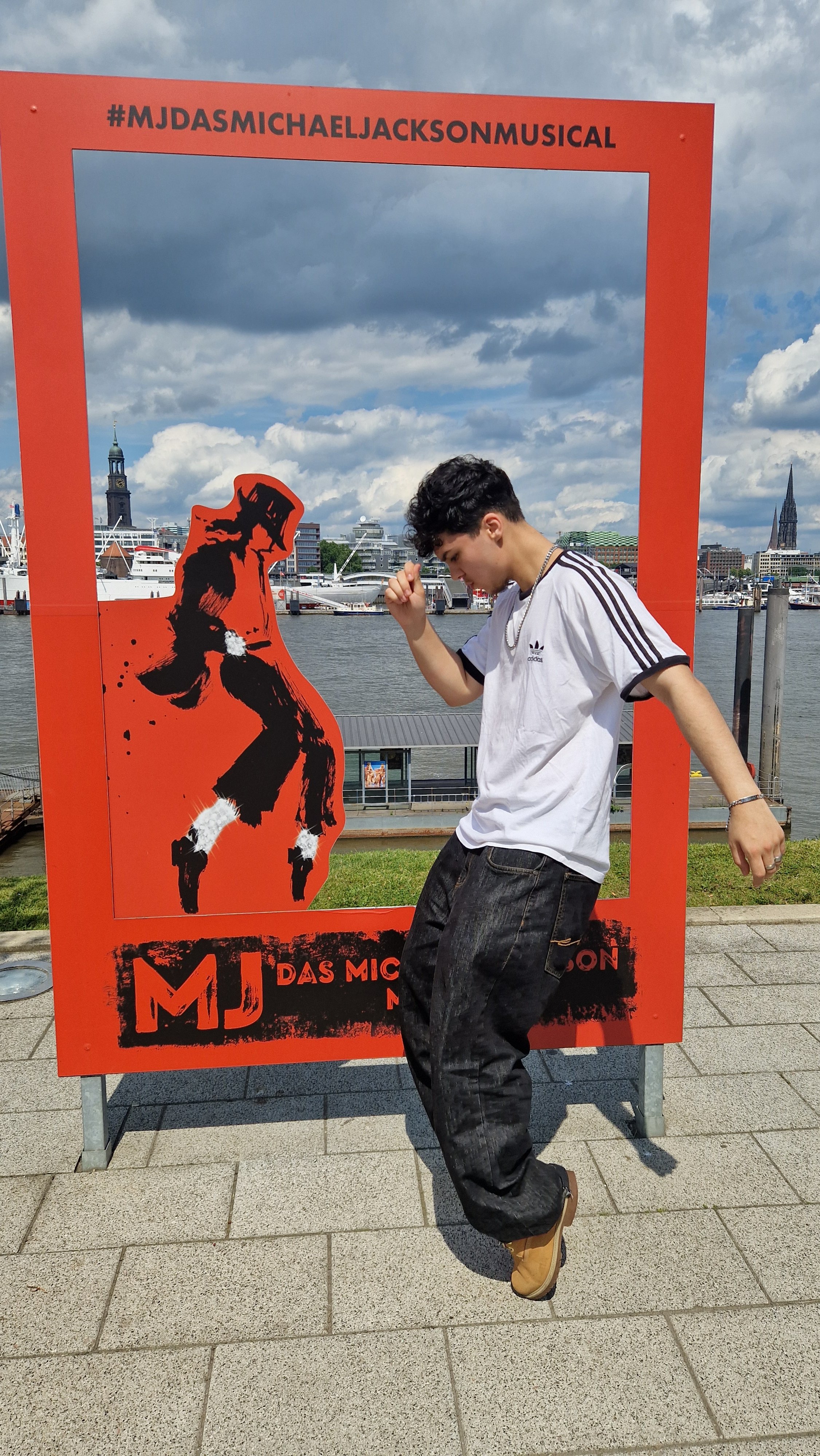 Stage School Hamburg Ausbildung. Jeder Euro hilft! campaign photo, 4 of 7