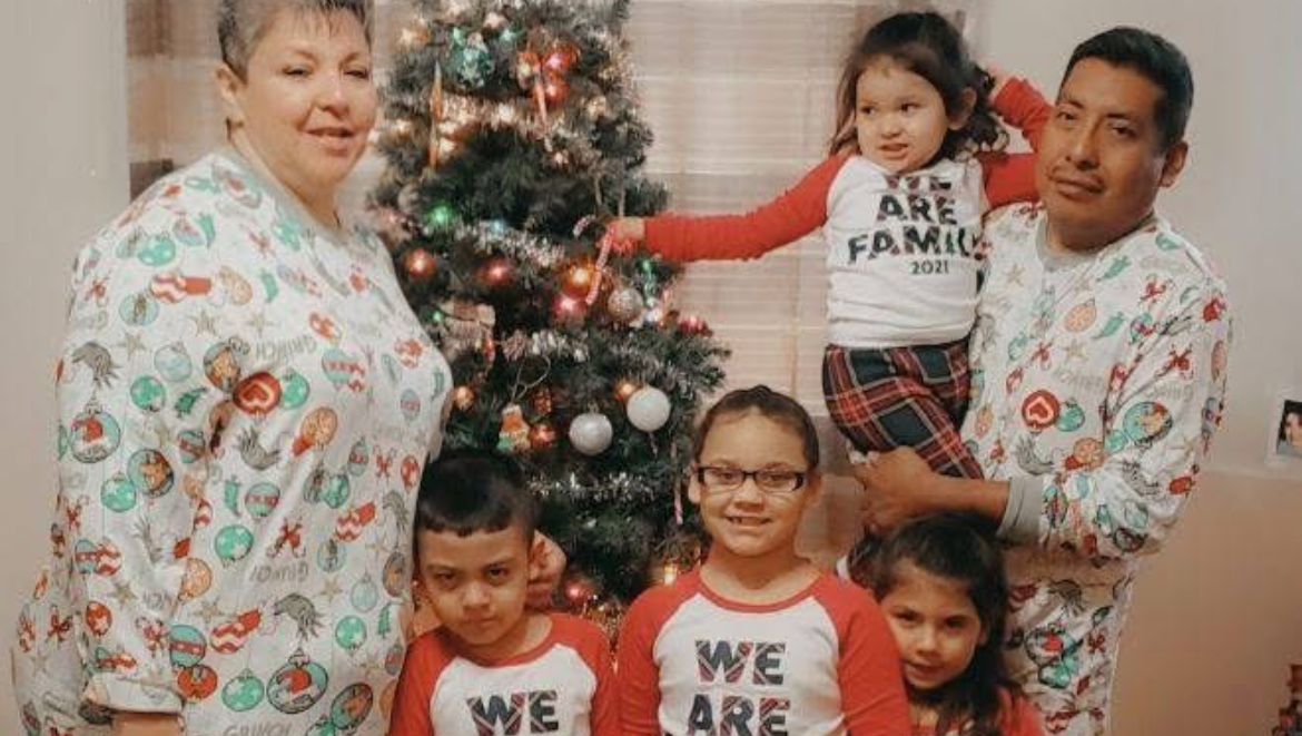 Aid Families in Deportation Battles photo