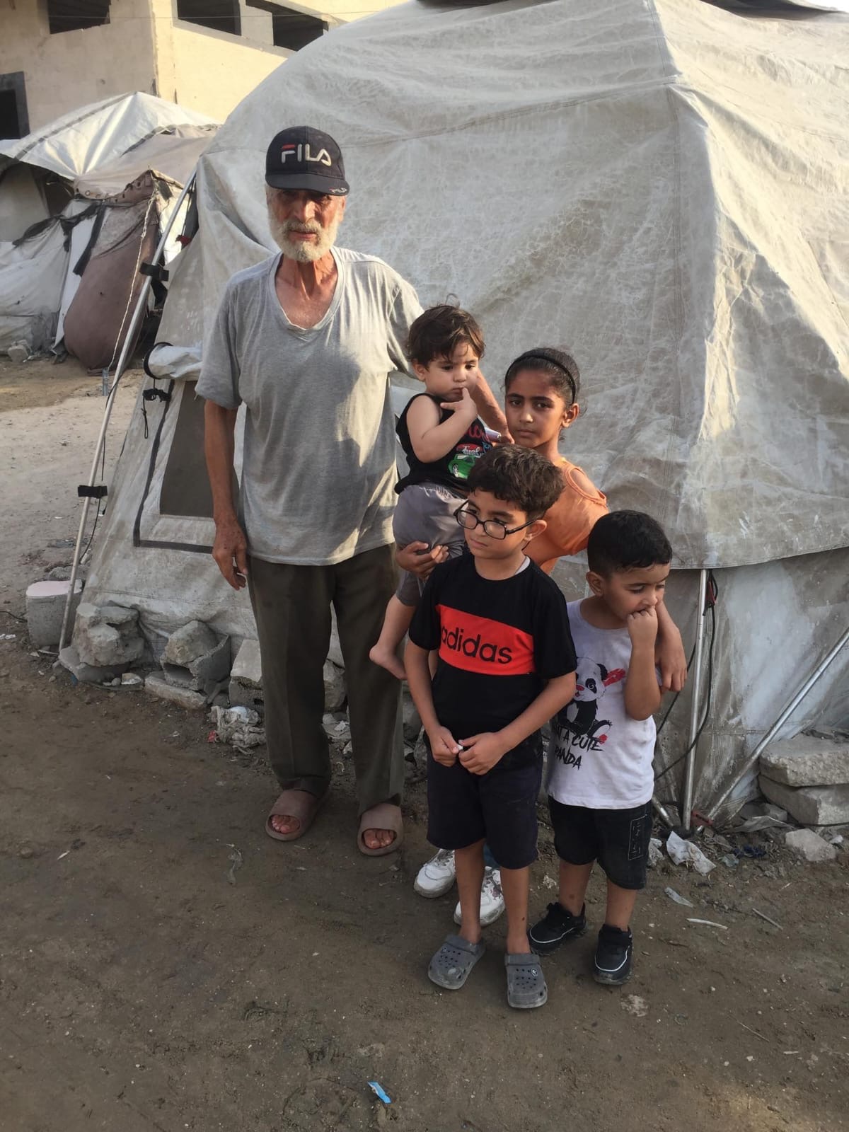 Help Samir Survive War and Urgent Kidney Treatment in Gaza campaign photo, 2 of 8