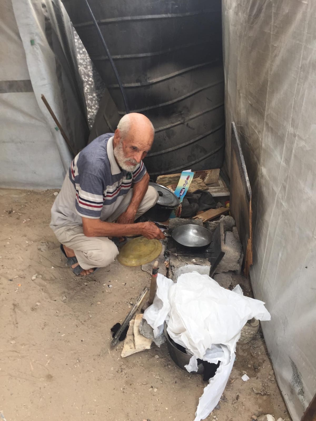 Help Samir Survive War and Urgent Kidney Treatment in Gaza campaign photo, 4 of 8