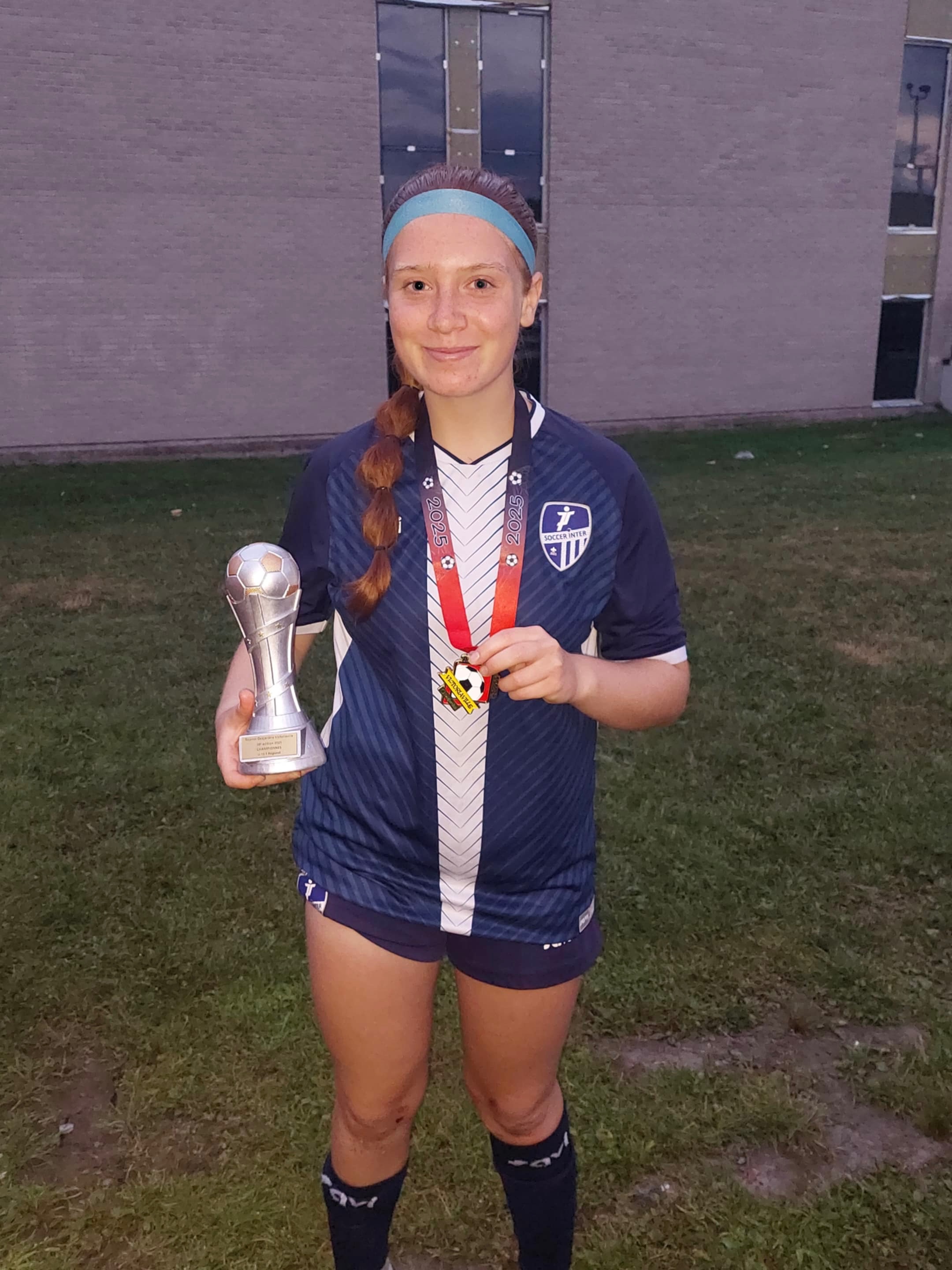 Aider Gabrielle à se rendre au championnat mondial de futsal campaign photo, 6 of 7