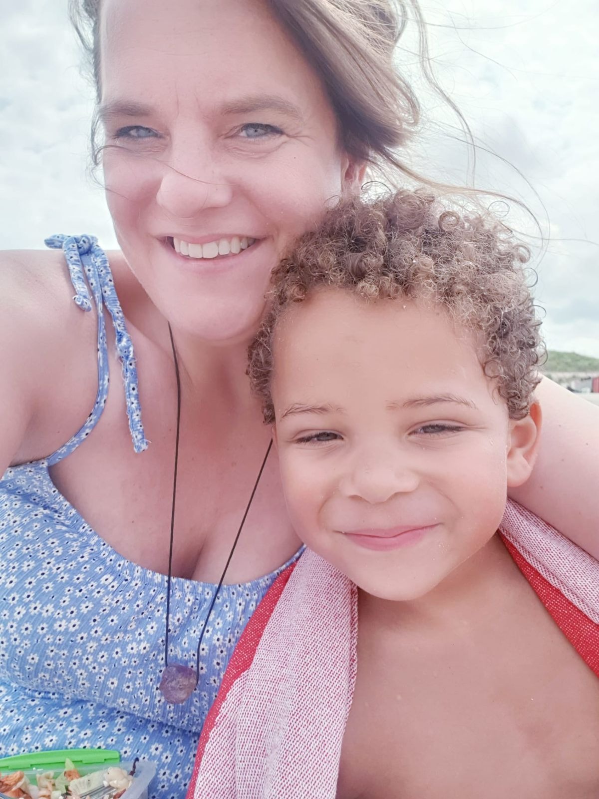 Help mijn lieve neefje Silas om zijn vader te ontmoeten! campaign photo, 2 of 5