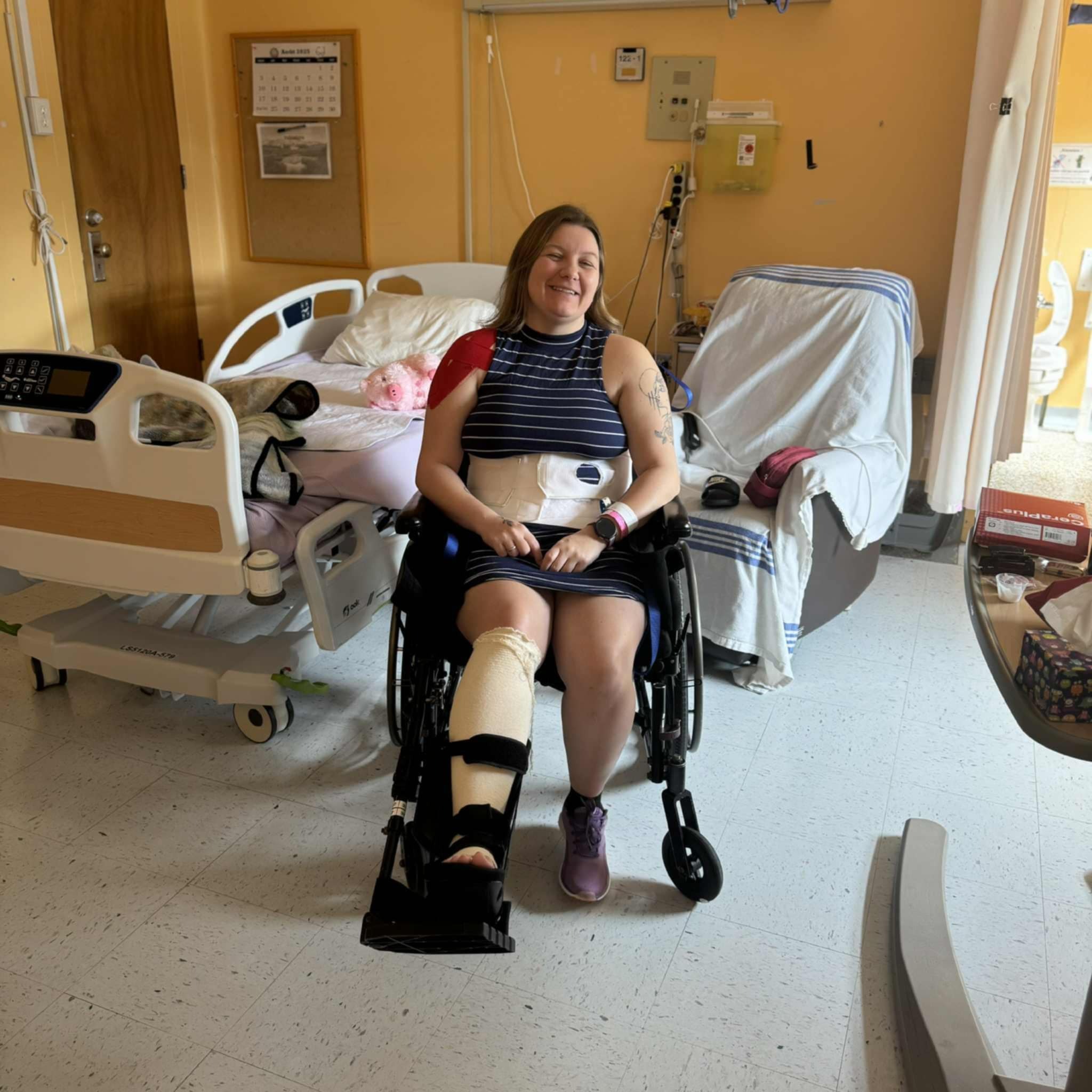 Après une chirurgie de 14h, je me bats pour remarcher campaign photo, 2 of 4