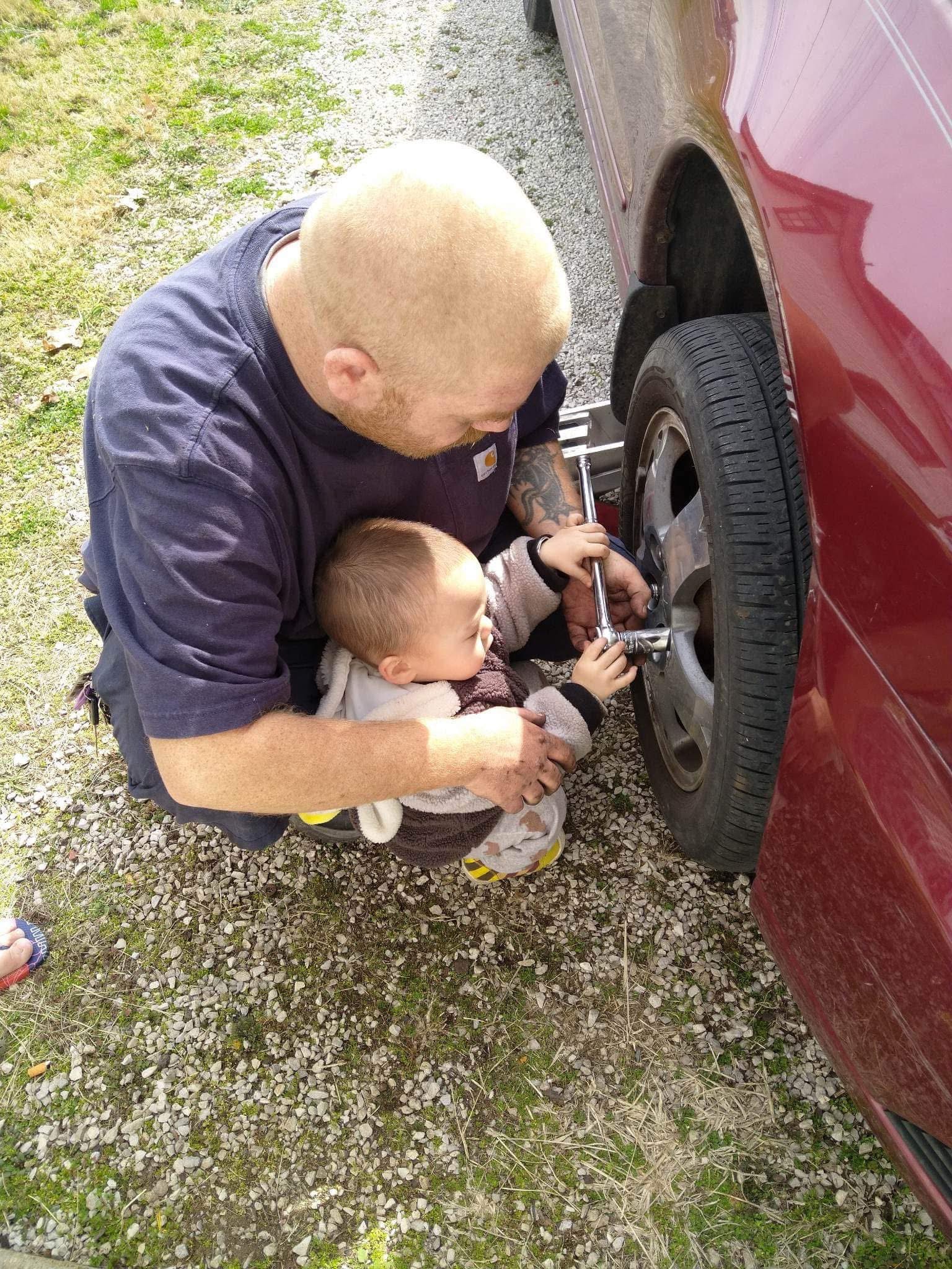 Help This Dad Keep Fighting for His Children campaign photo, 4 of 8