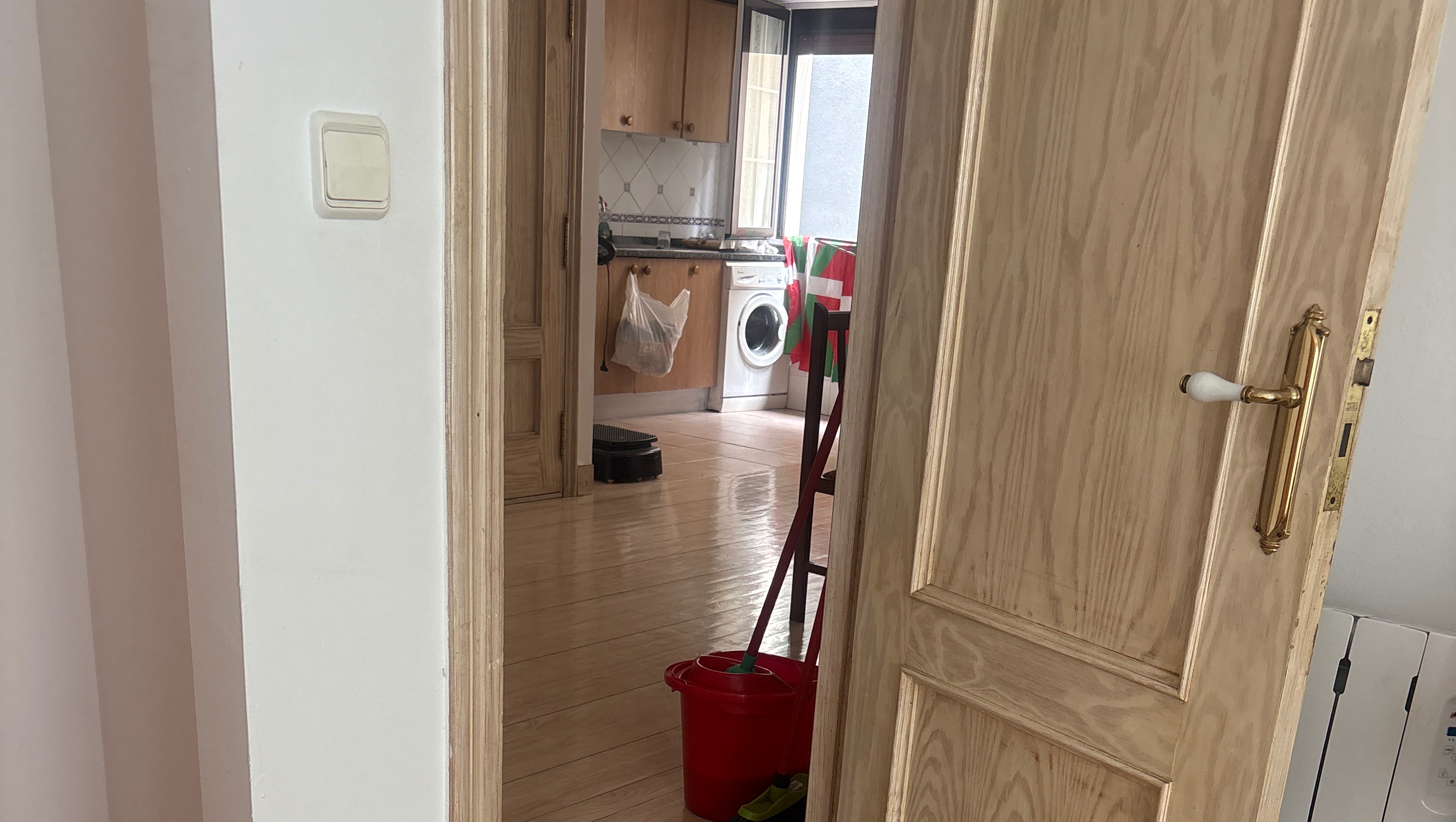 Hola necesitamos ayuda con los pagos del piso si no sé qué p