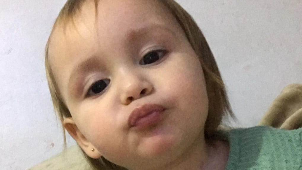 Ajude a pequena Helena a vencer a leucemia photo