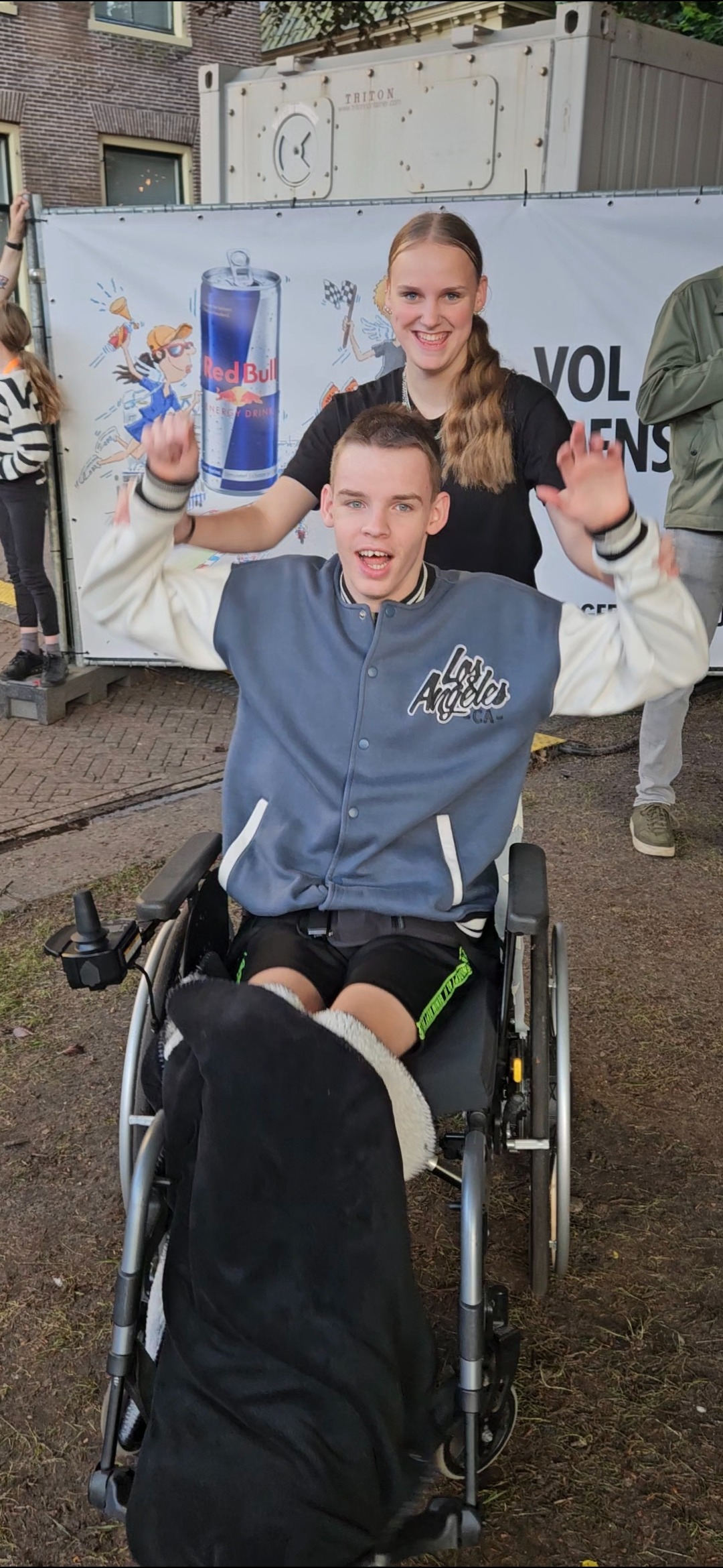 Help Daan aan een rolstoelbus. campaign photo, 7 of 8